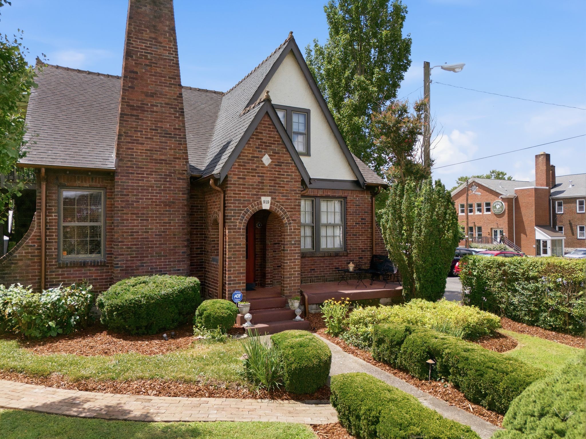 919 Caruthers Ave, Nashville, TN 37204