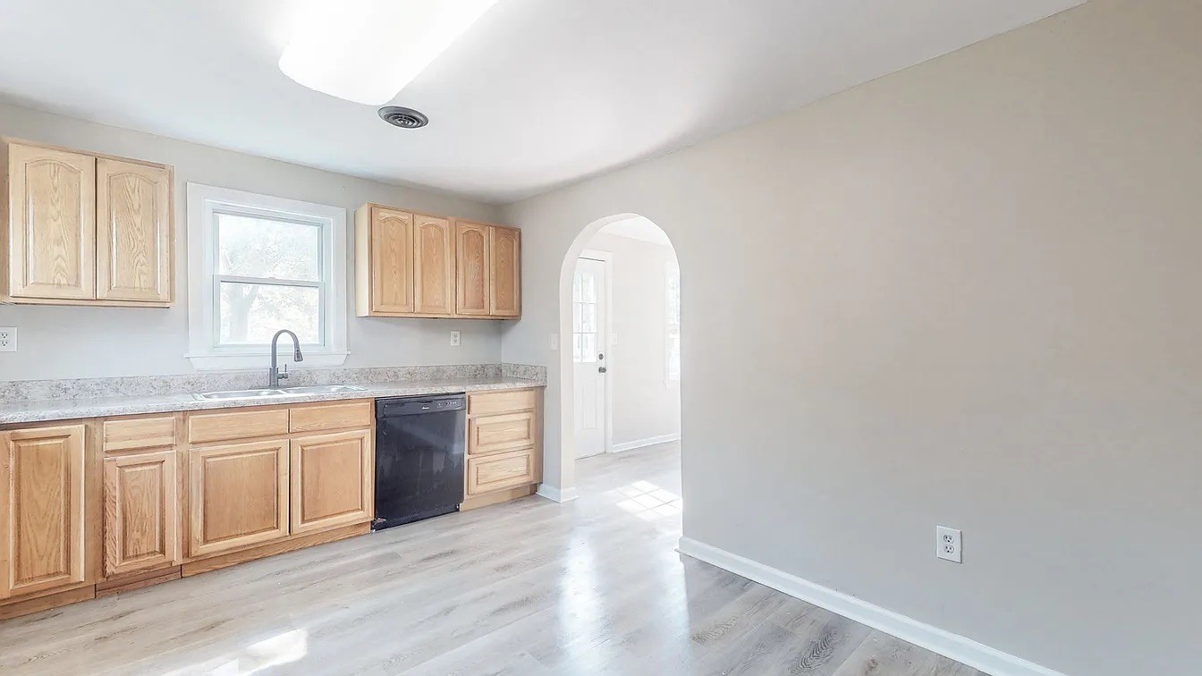 246 E Woodrow St, Gallatin, TN 37066