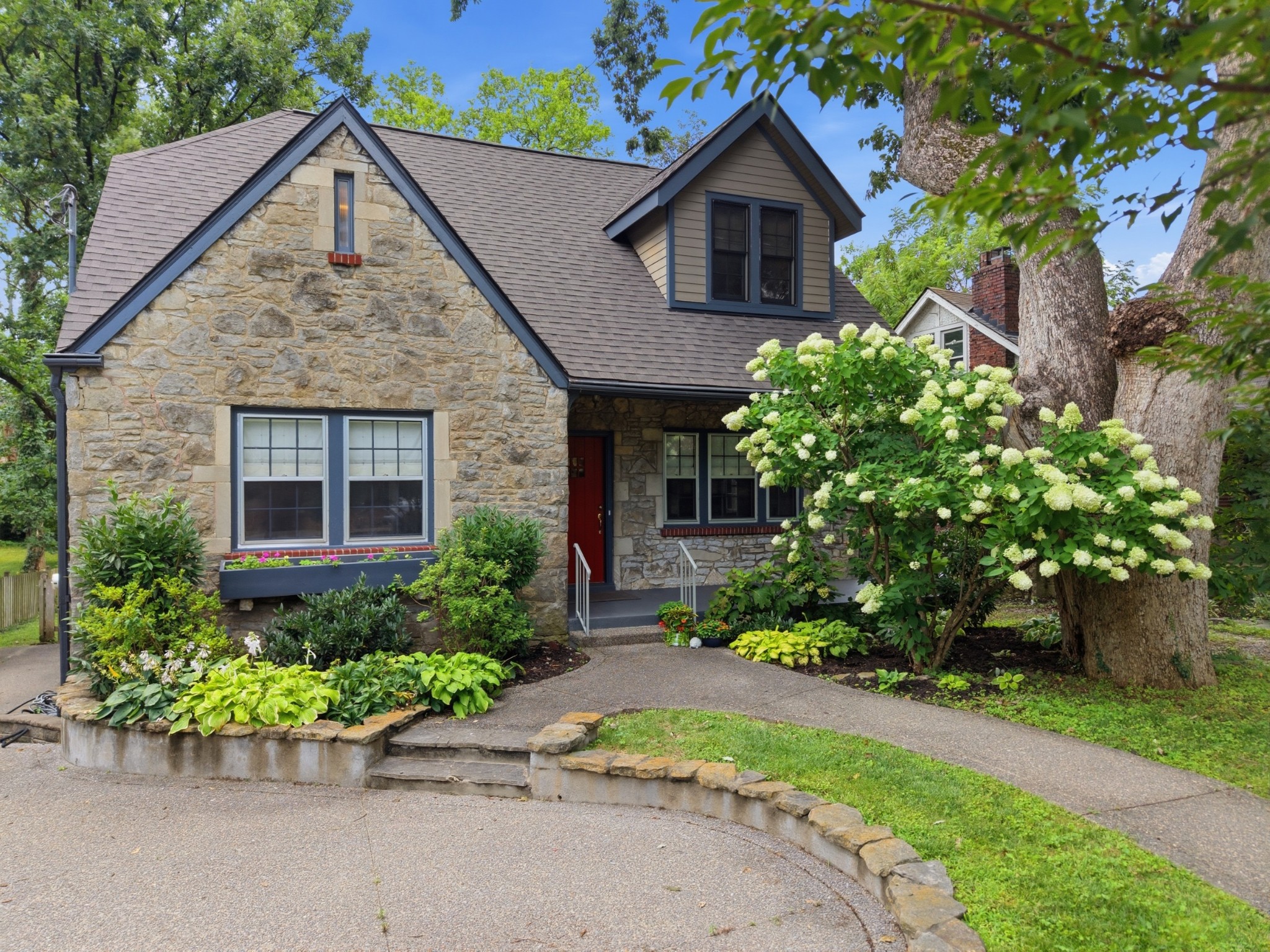 2611 W Linden Ave, Nashville, TN 37212