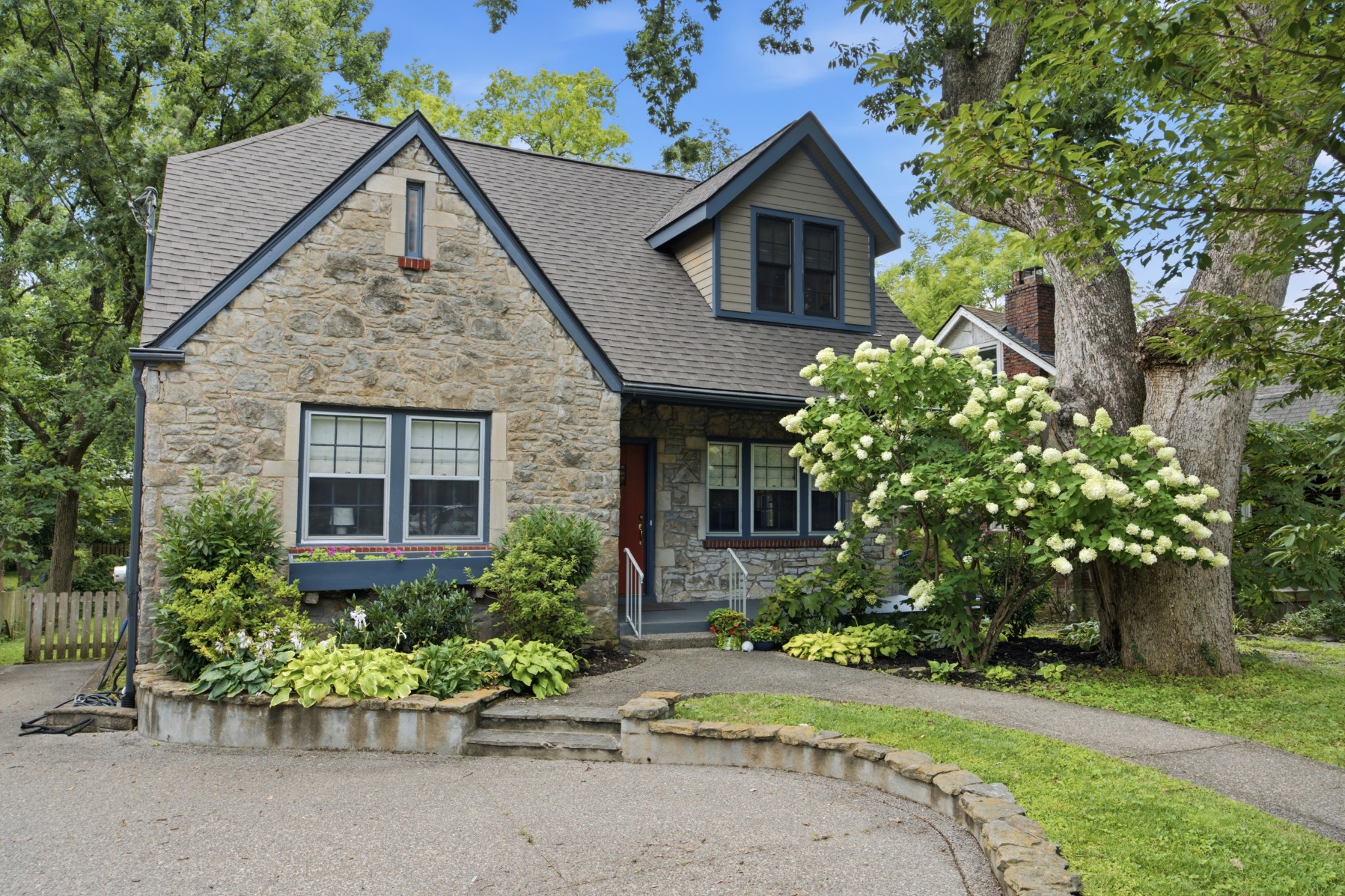 2611 W Linden Ave, Nashville, TN 37212