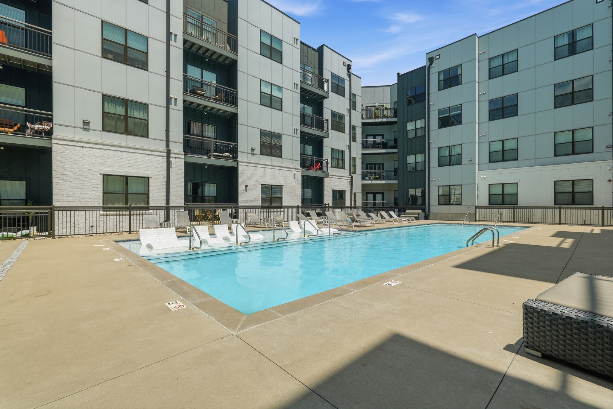 1677 54th Ave N #118, Nashville, TN 37209
