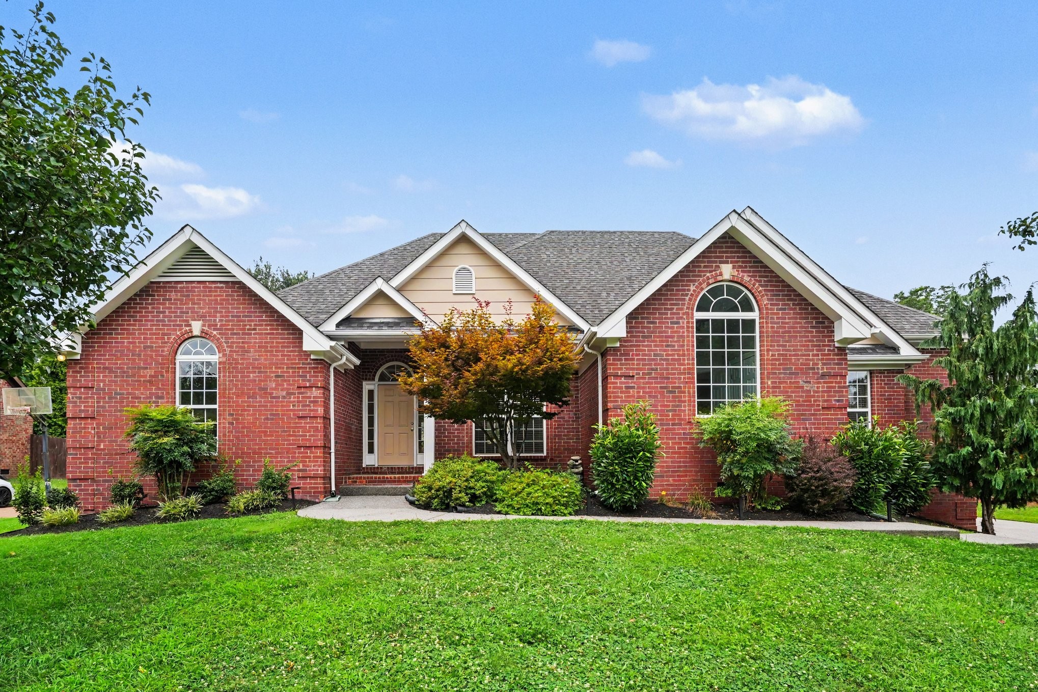 1035 Margaret Dr, Hendersonville, TN 37075
