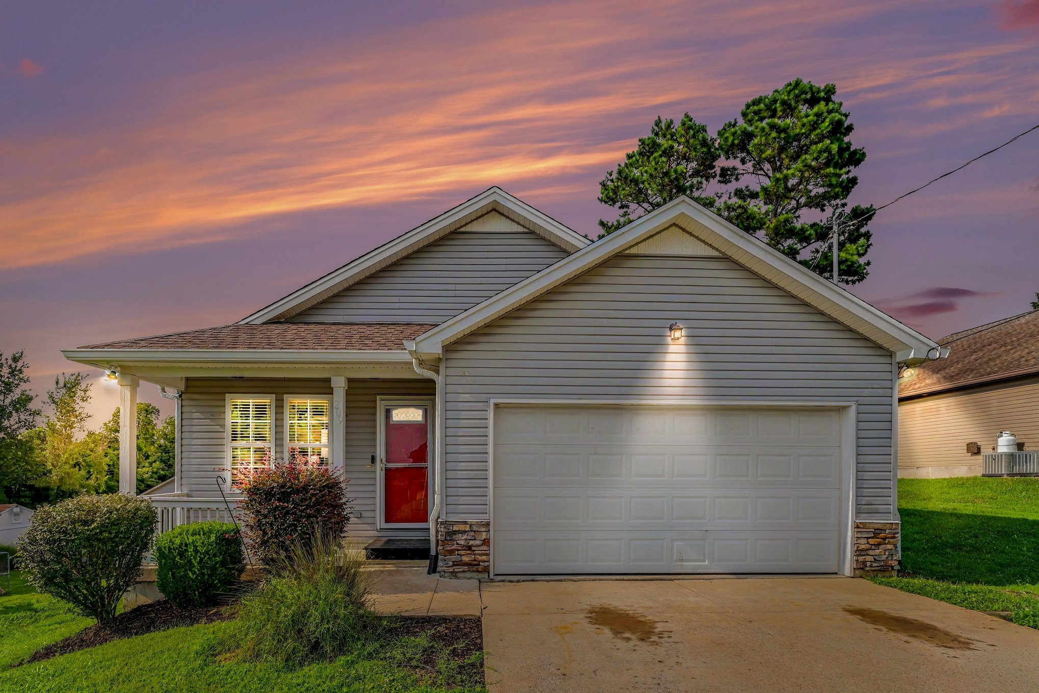 209 Woodsong Ln, Columbia, TN 38401