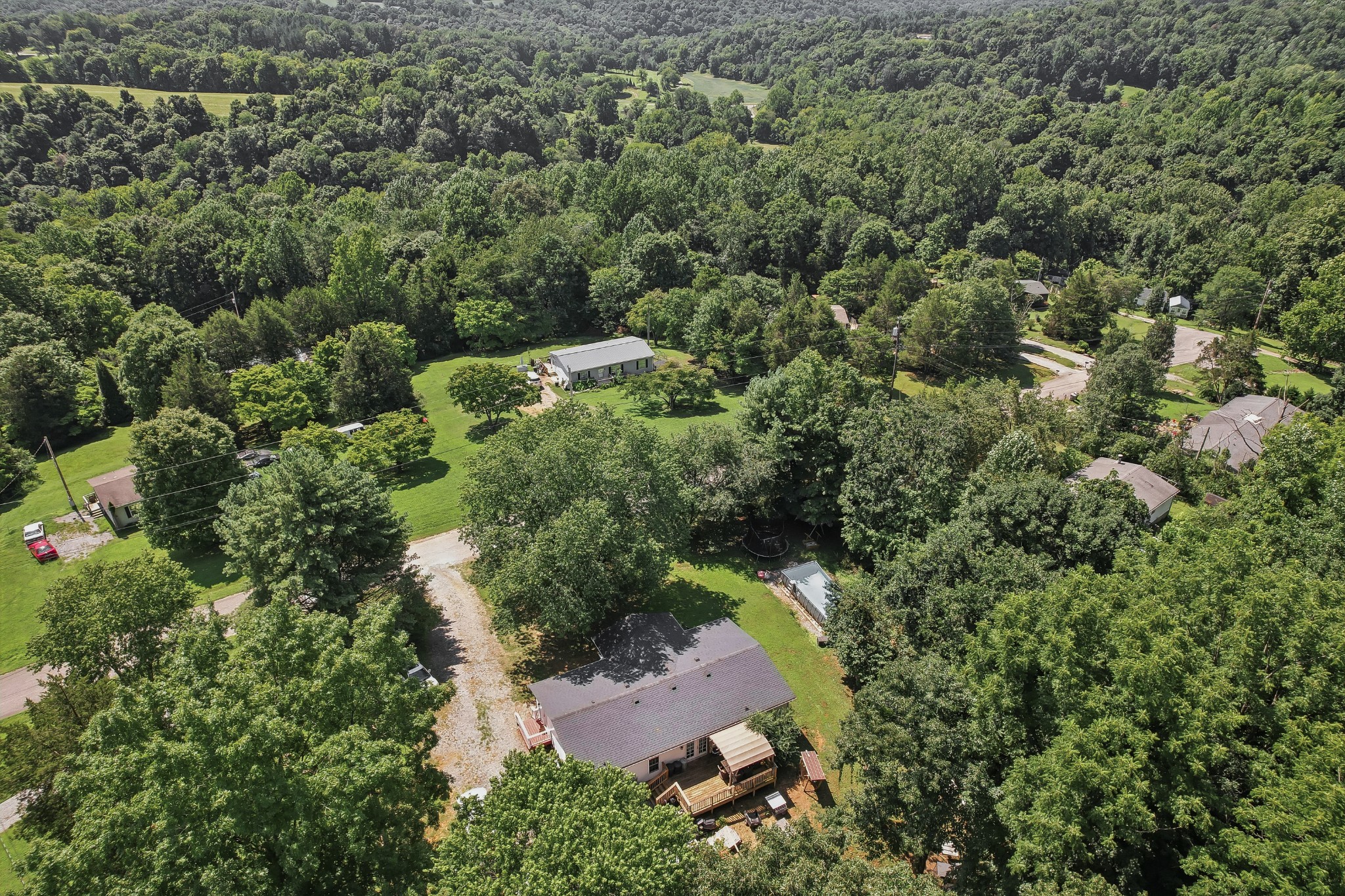 1008 Hopewood Ln, Chapmansboro, TN 37035