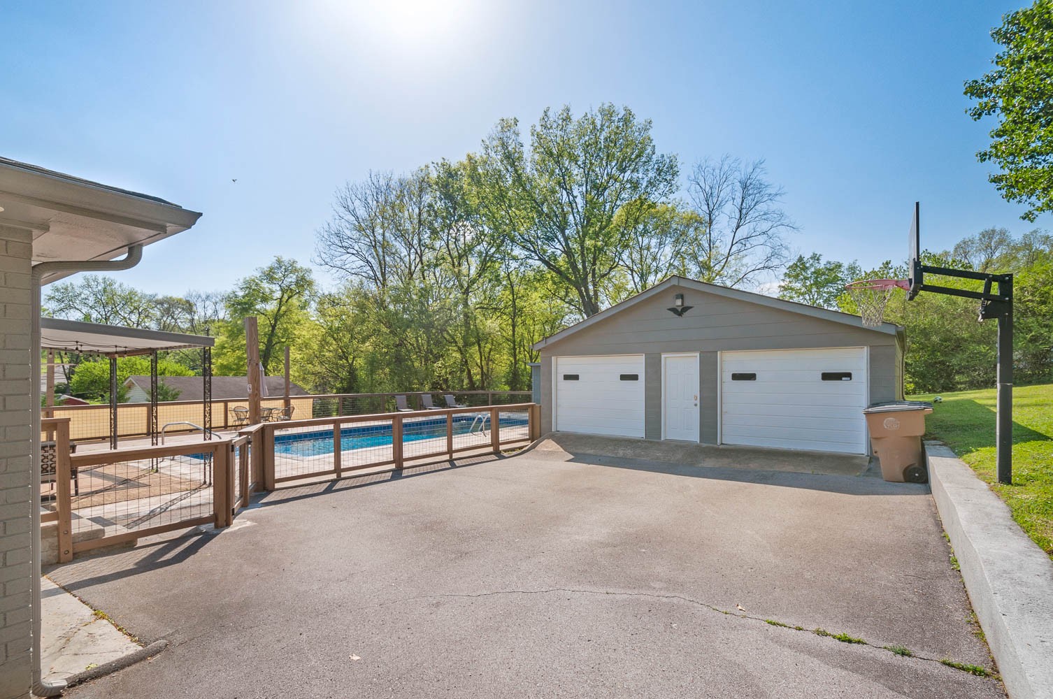 1905 Demarius Dr, Nashville, TN 37216
