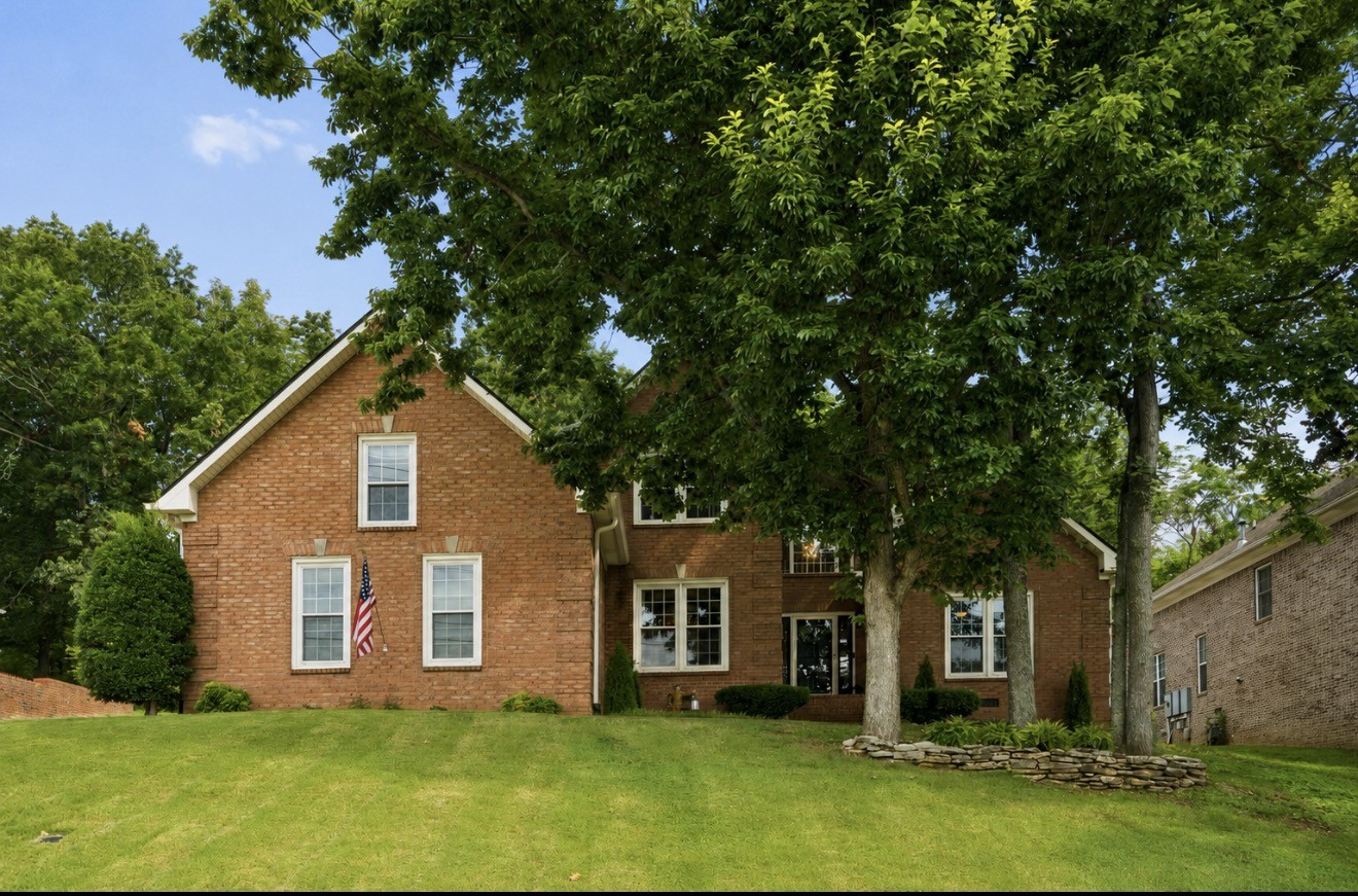 112 Spy Glass Way, Hendersonville, TN 37075