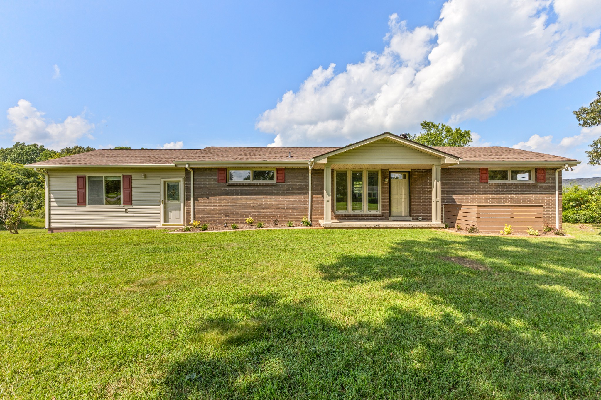 1283 Bandy Rd, Ashland City, TN 37015