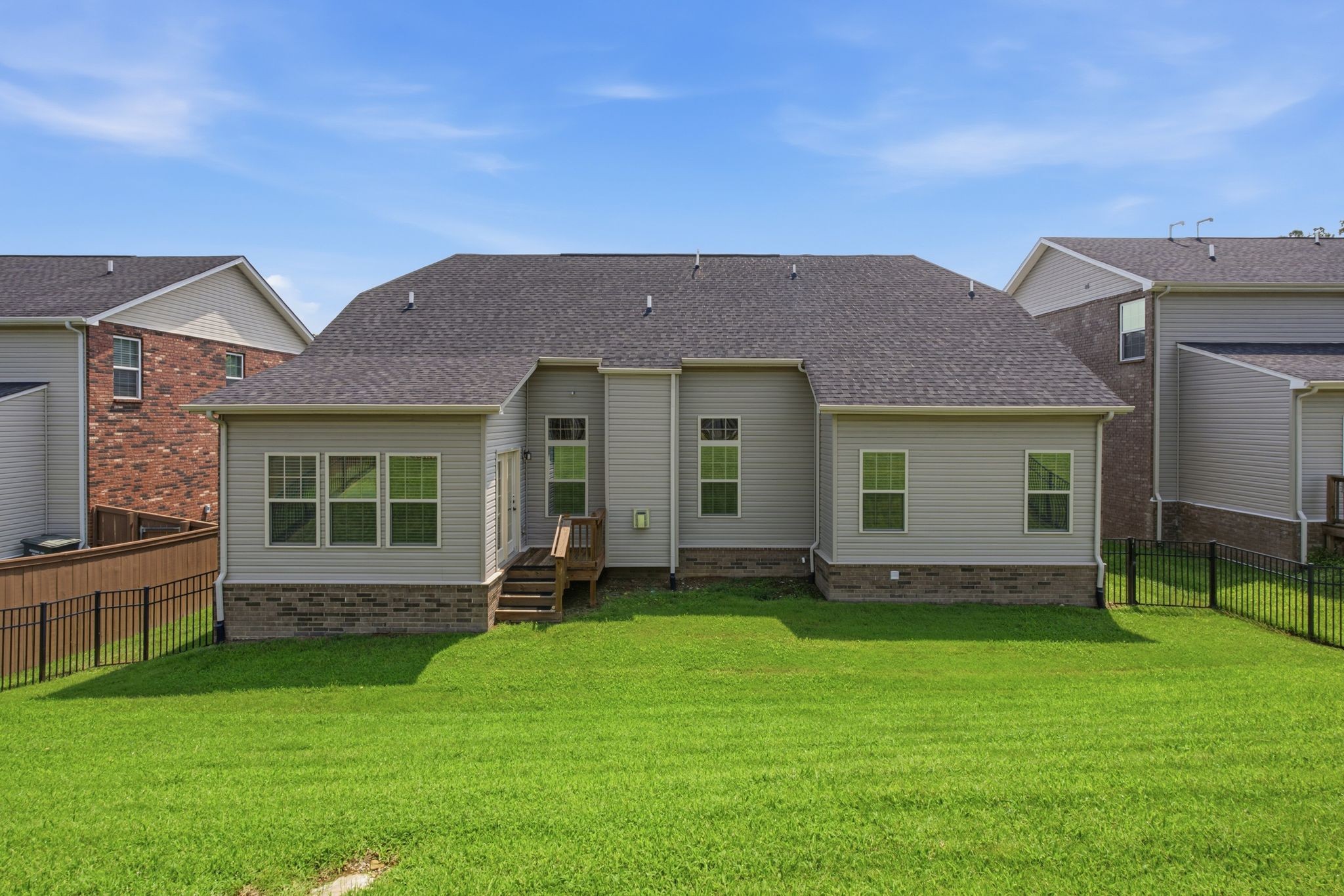 618 Stonebridge Ln, Mount Juliet, TN 37122
