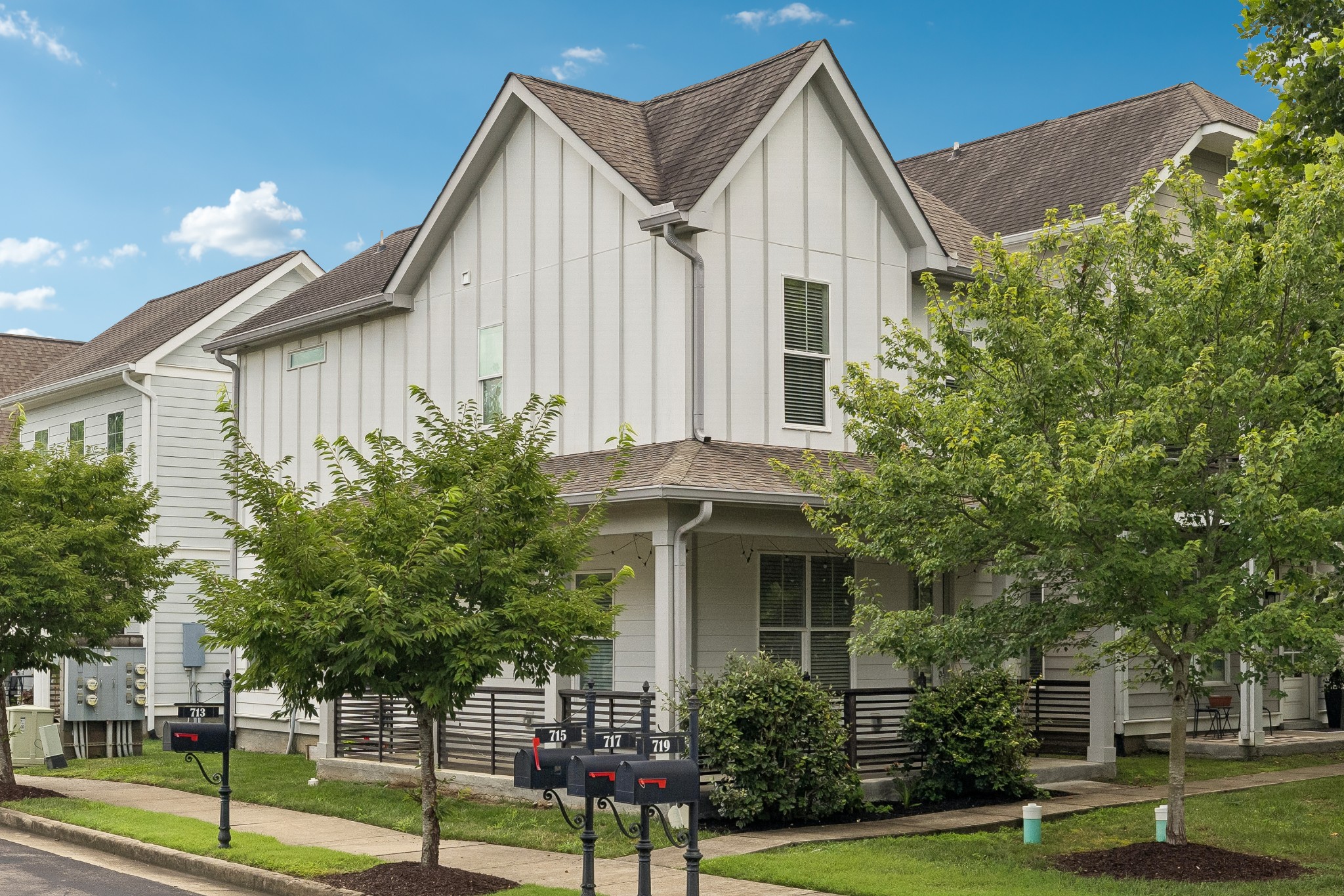 713 Cottage Park Dr, Nashville, TN 37207