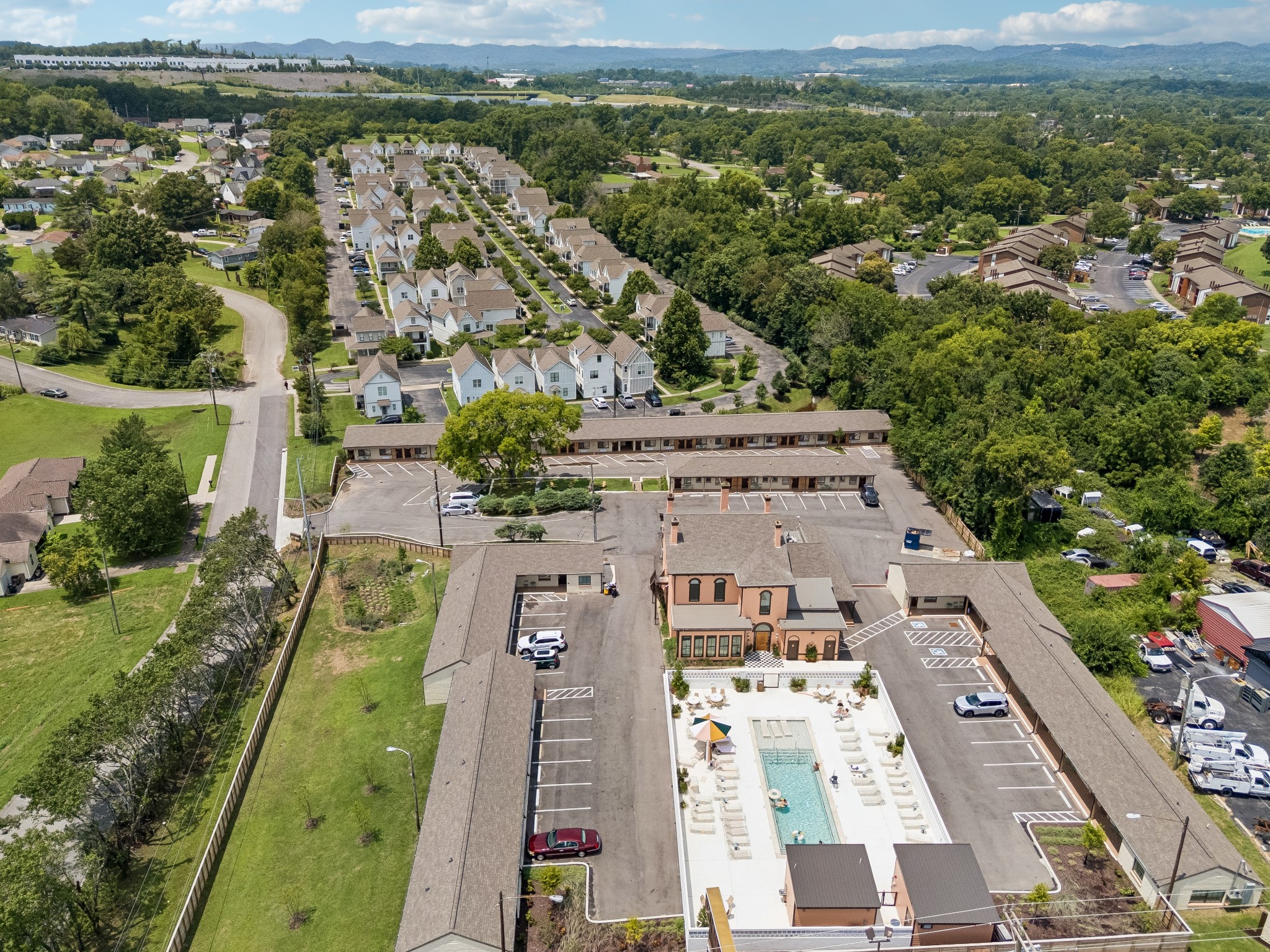 713 Cottage Park Dr, Nashville, TN 37207