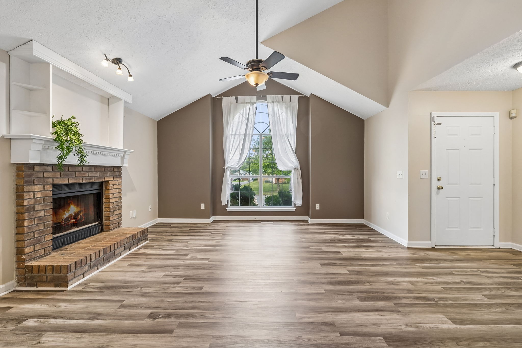 4304 Brackenwood Dr, Old Hickory, TN 37138