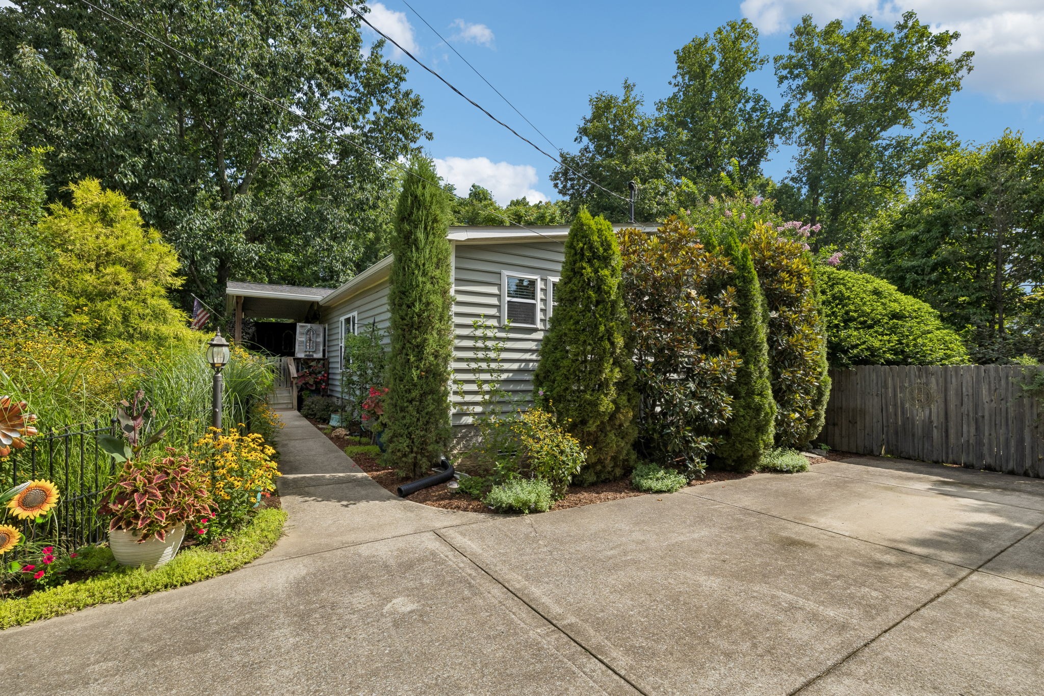 5499 Old Sams Creek Rd, Pegram, TN 37143