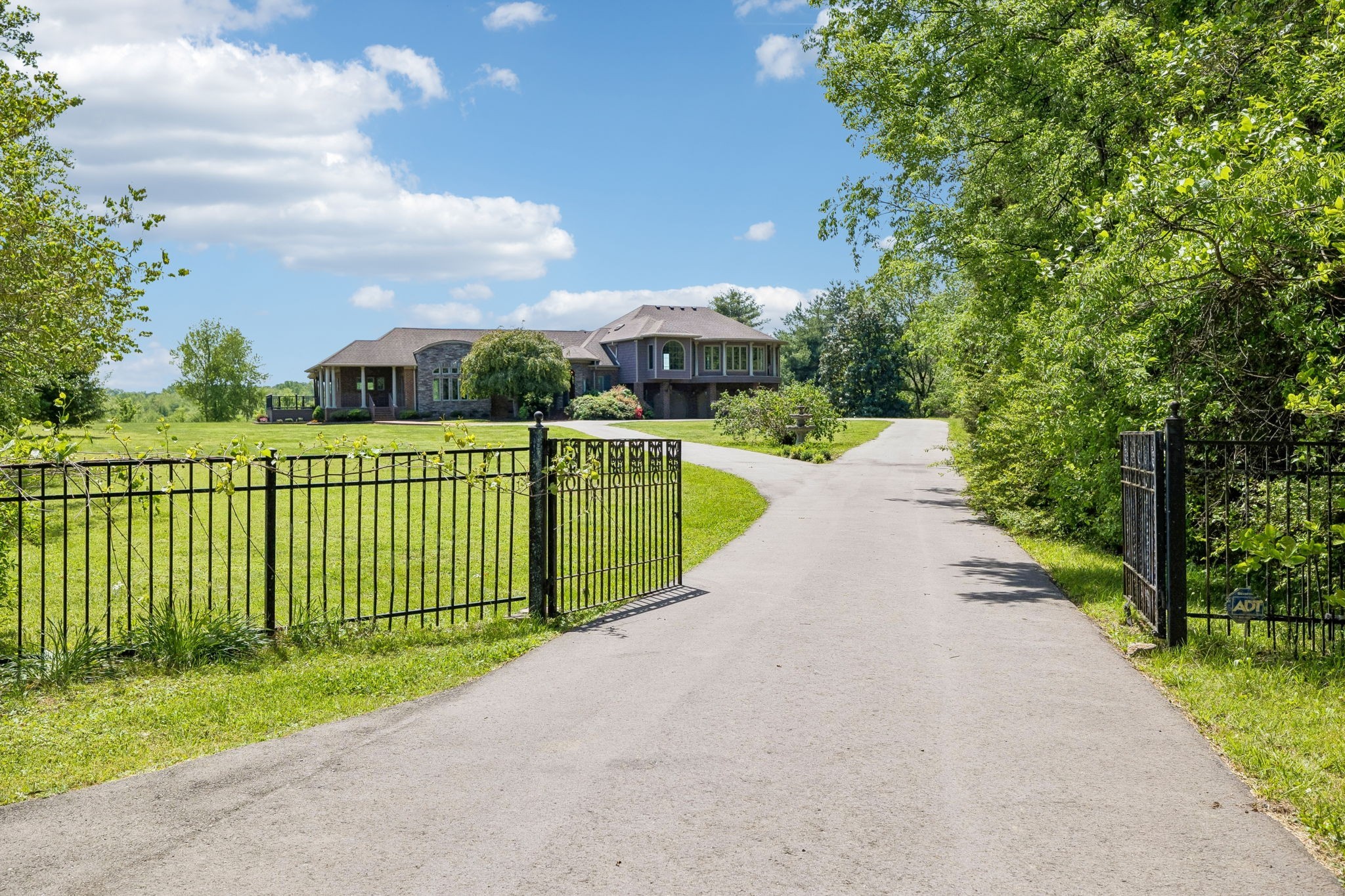 2836 Academy Rd, Lebanon, TN 37087