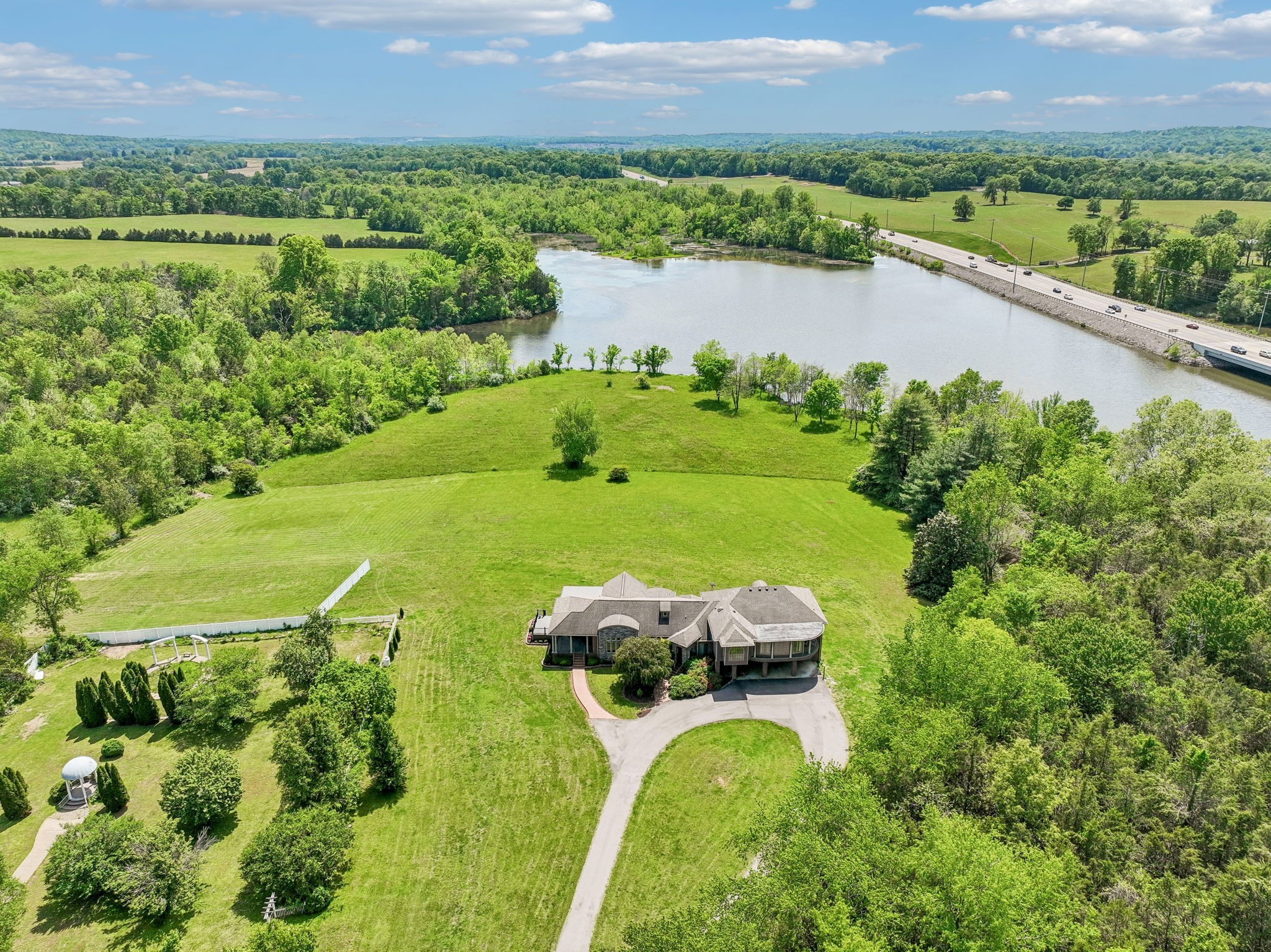 2836 Academy Rd, Lebanon, TN 37087