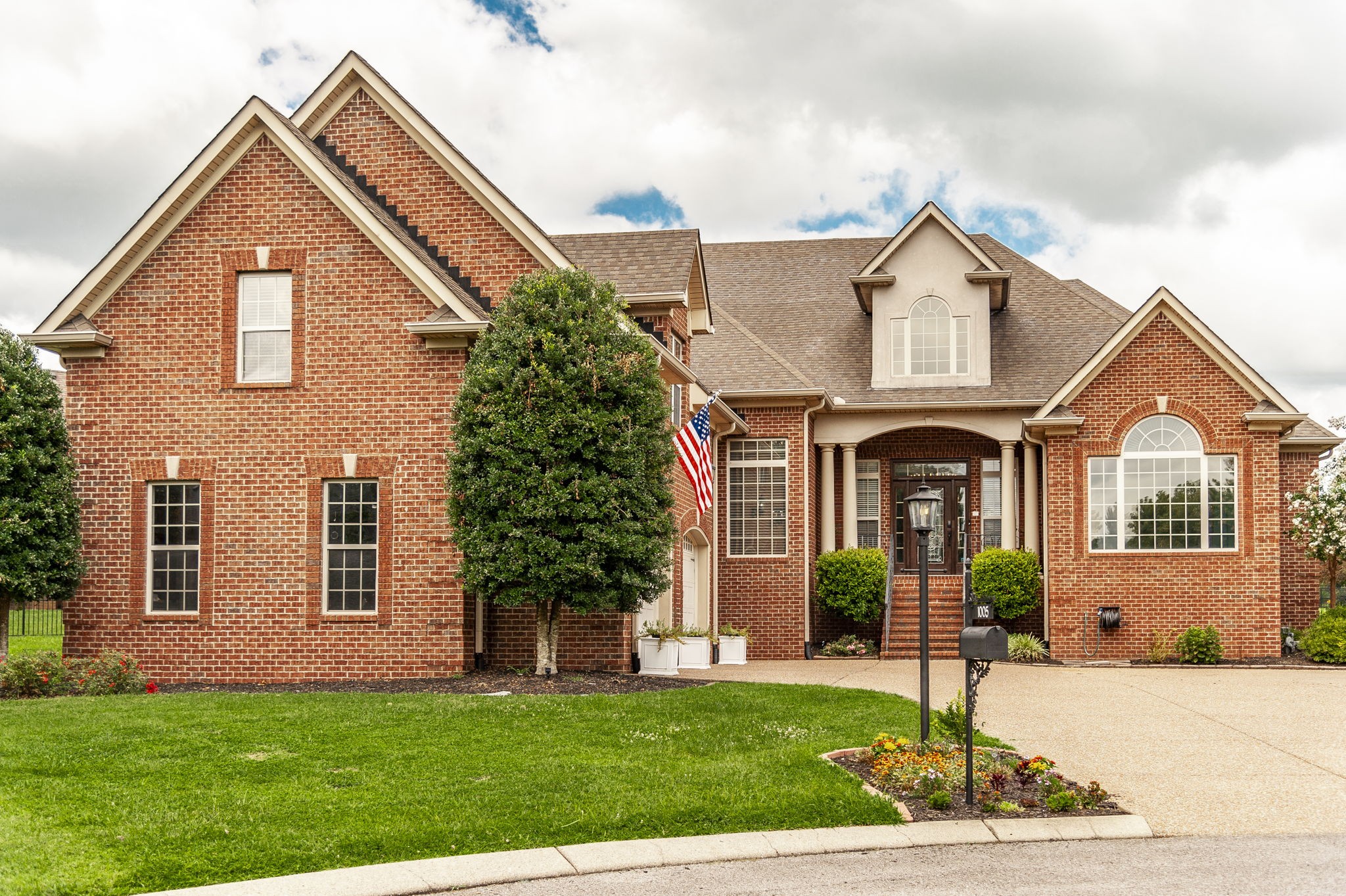 1005 Scarlet Ct, Hendersonville, TN 37075