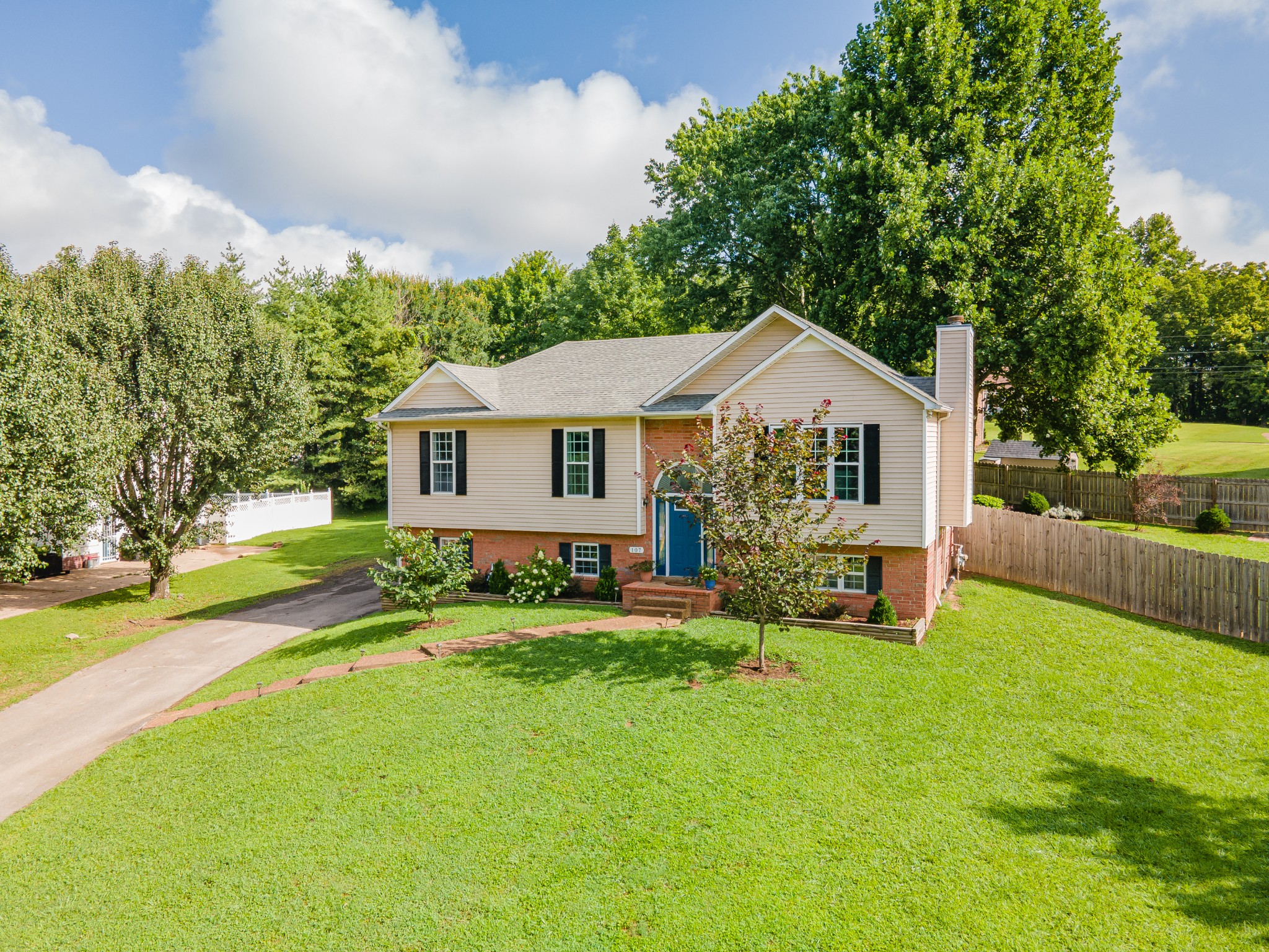 107 Timberland Dr, Columbia, TN 38401