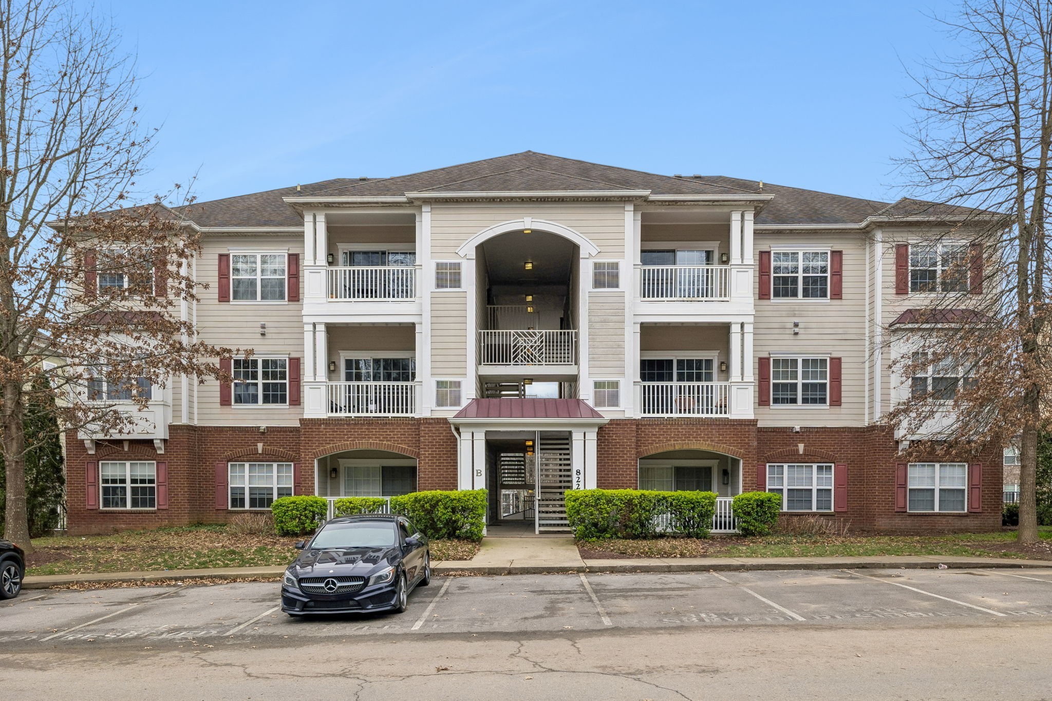8221 Lenox Creekside Dr #B12, Antioch, TN 37013