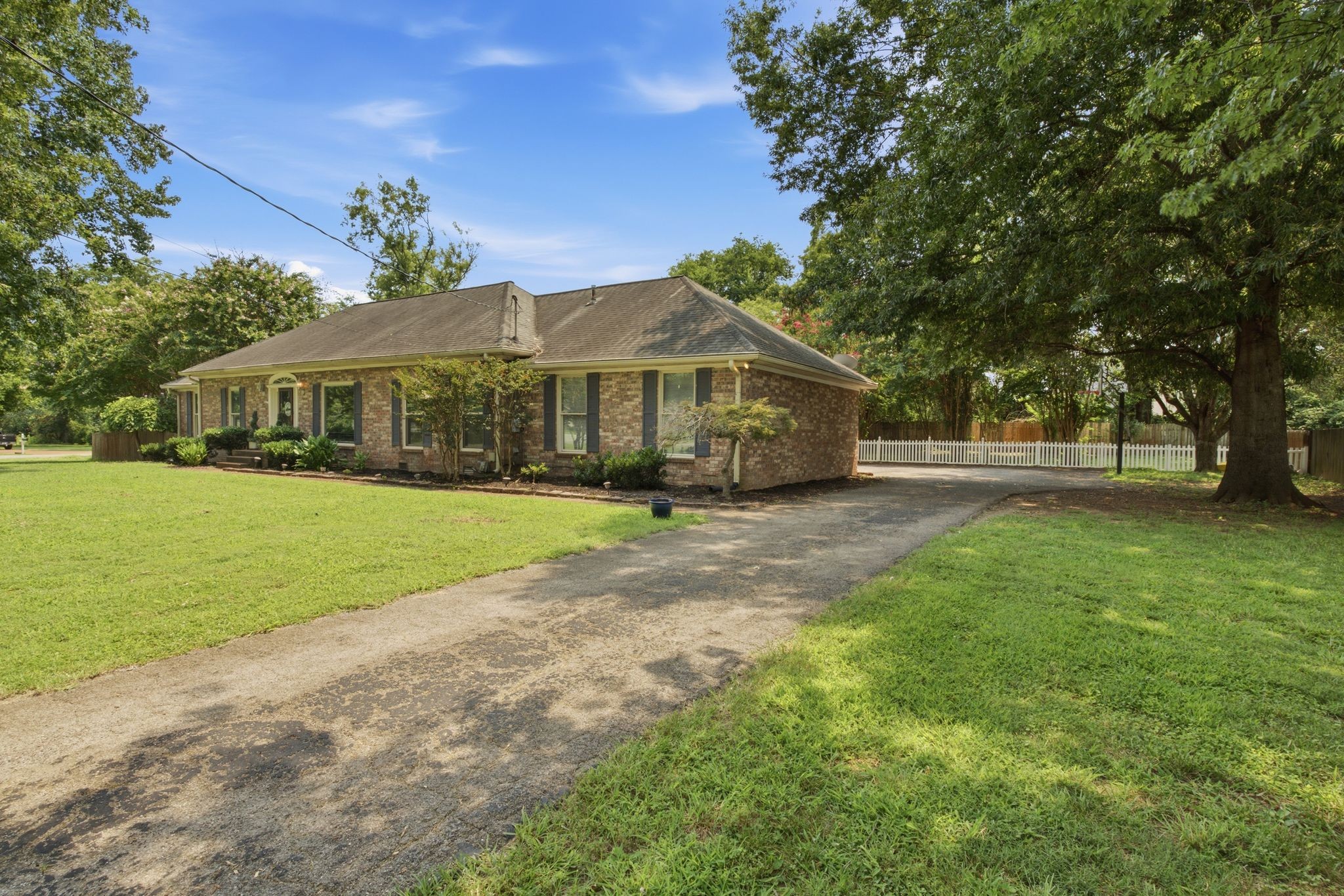 126 Choctaw Dr, Hendersonville, TN 37075