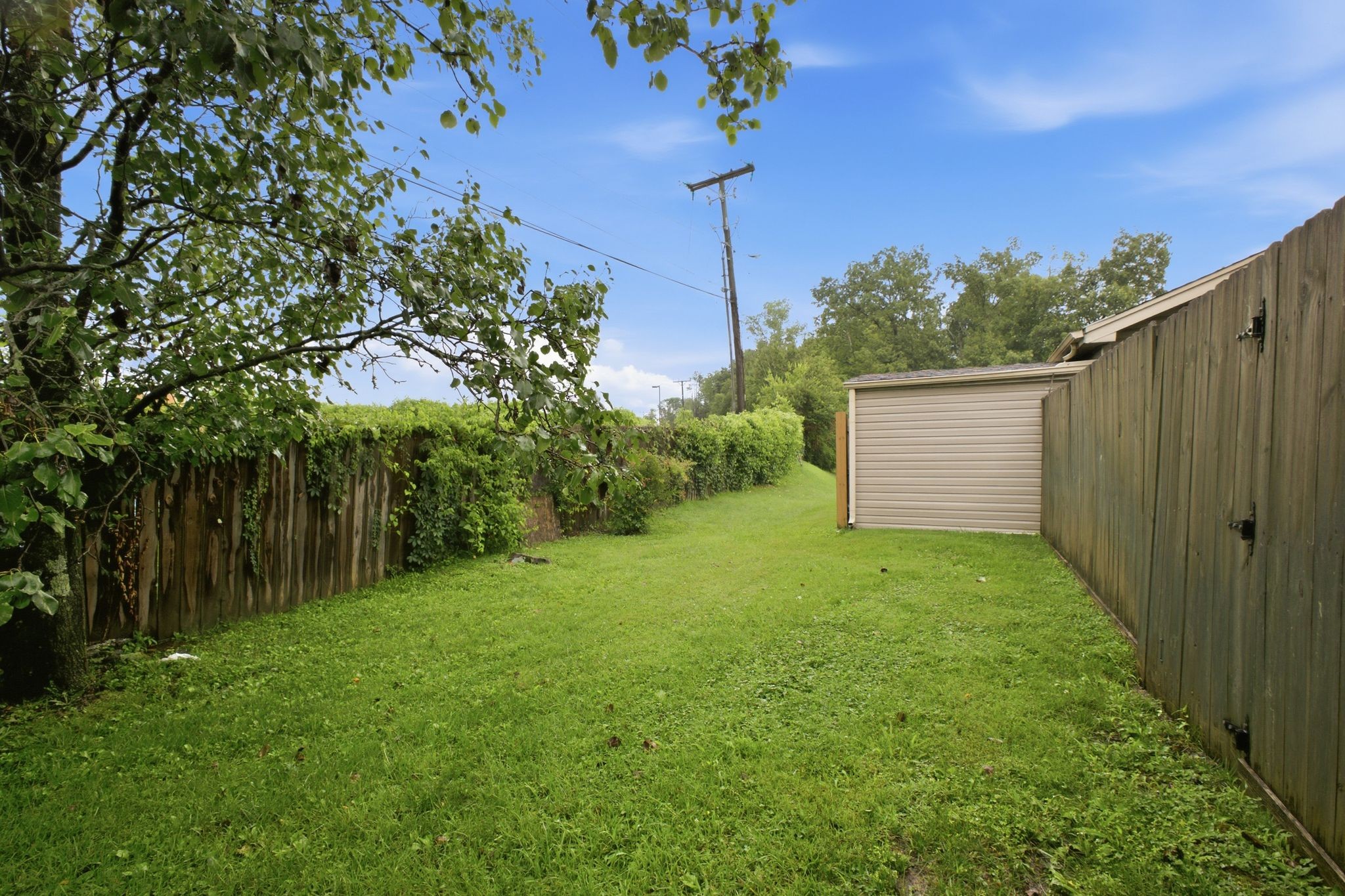 525 Upsall Dr, Antioch, TN 37013