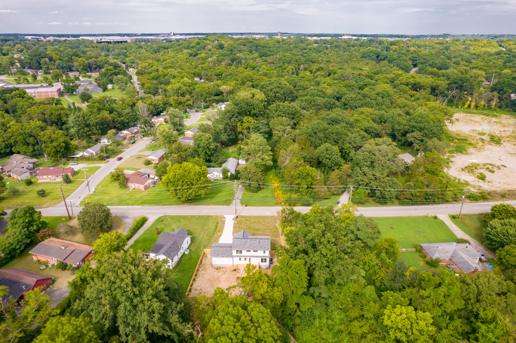 927 Currey Rd, Nashville, TN 37217