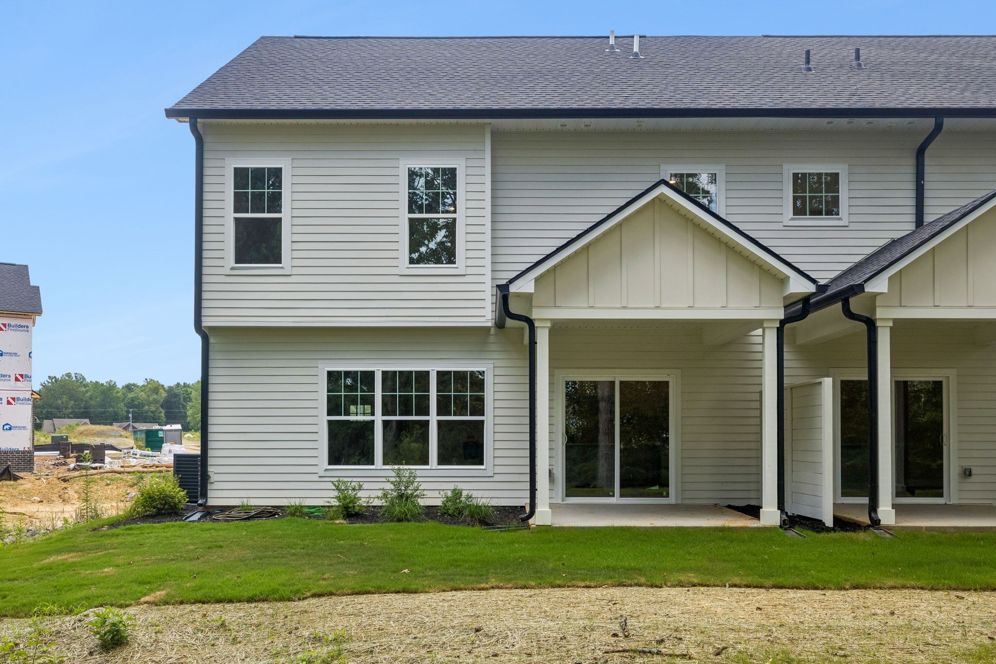 1052 Stagecoach Dr, White House, TN 37188