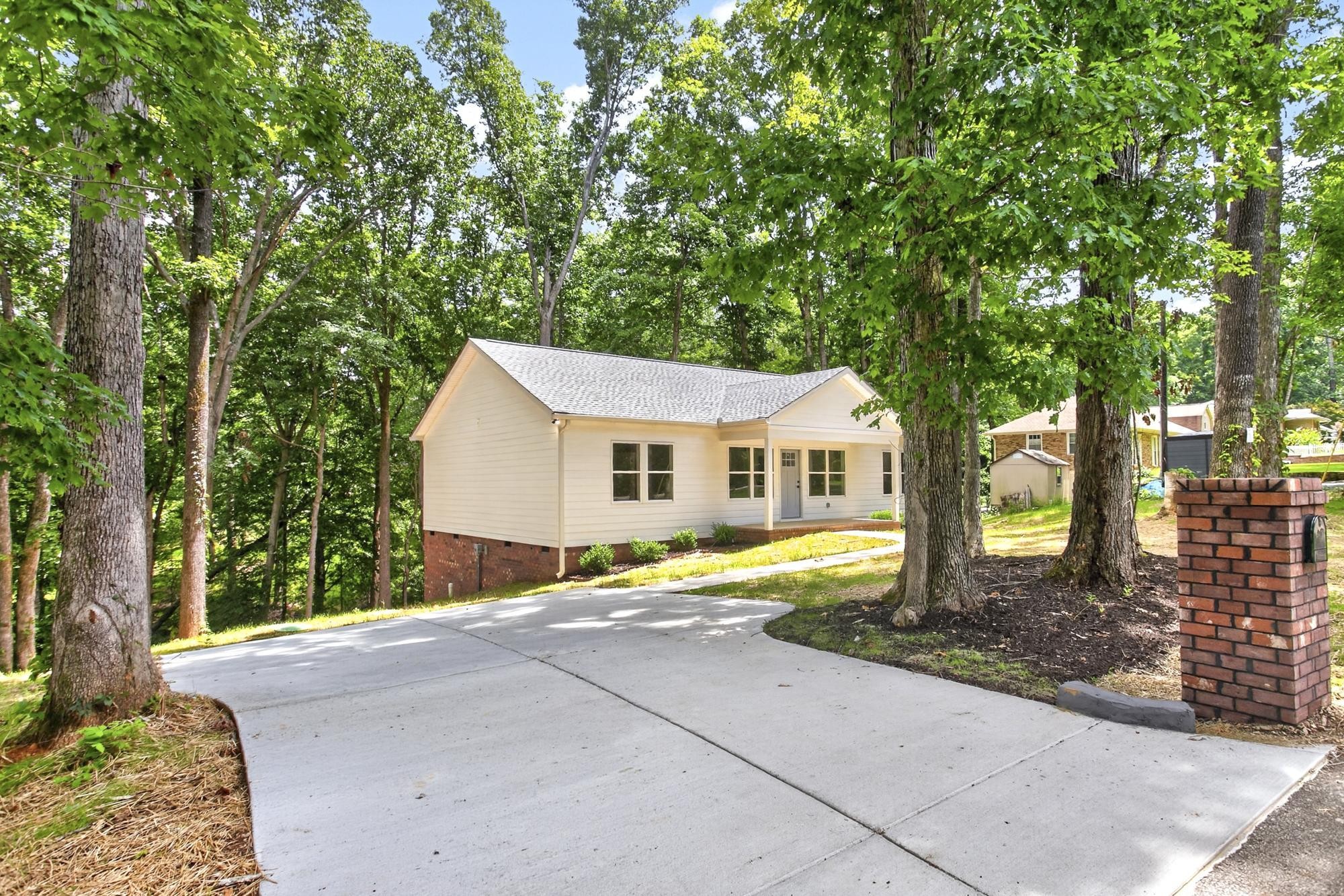 226 Hillcrest Dr, Ashland City, TN 37015