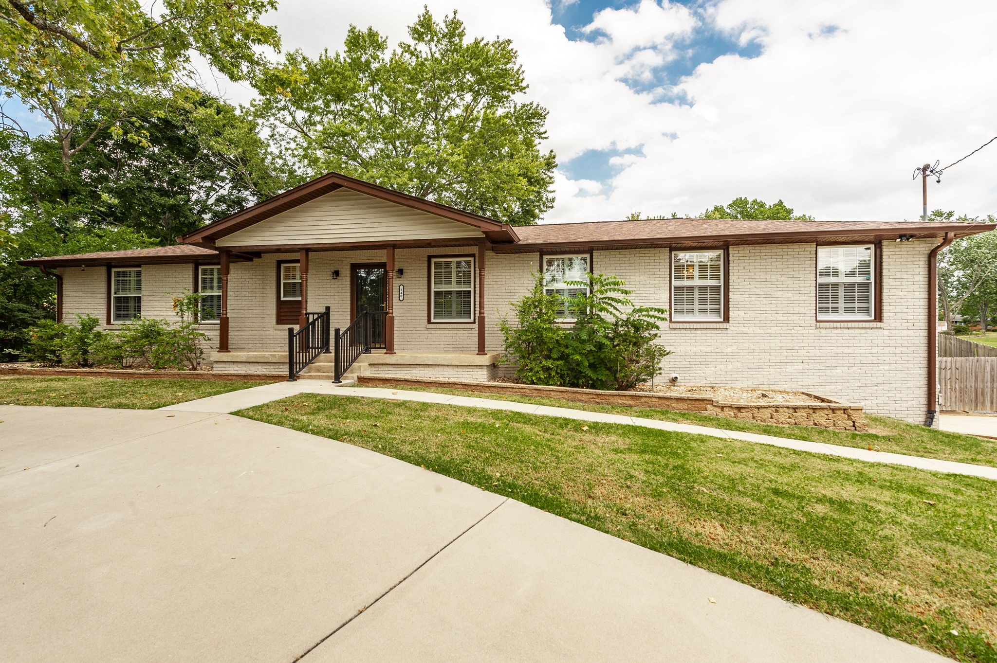 140 La Plaza Dr, Hendersonville, TN 37075