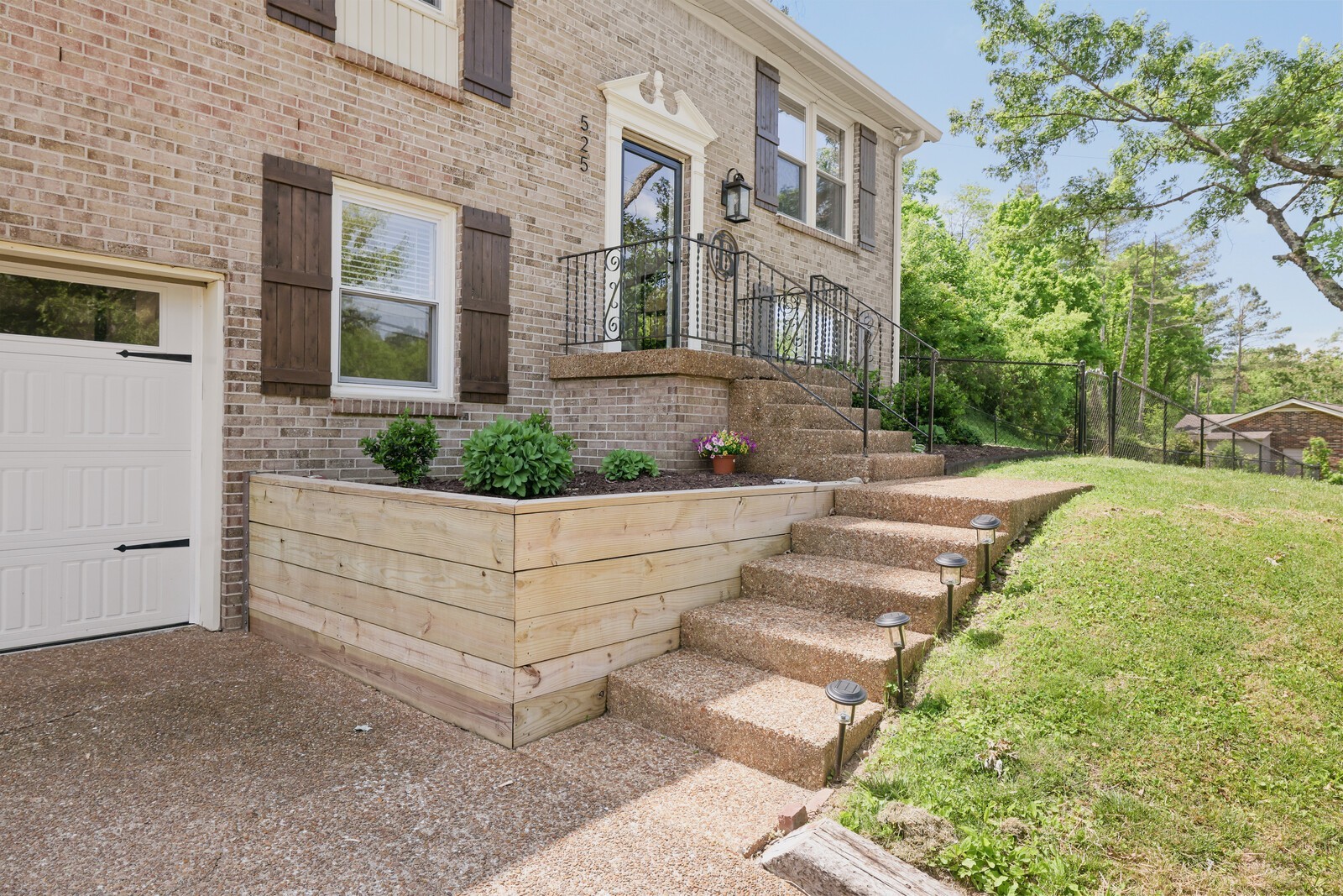 525 Holt Valley Rd, Nashville, TN 37221