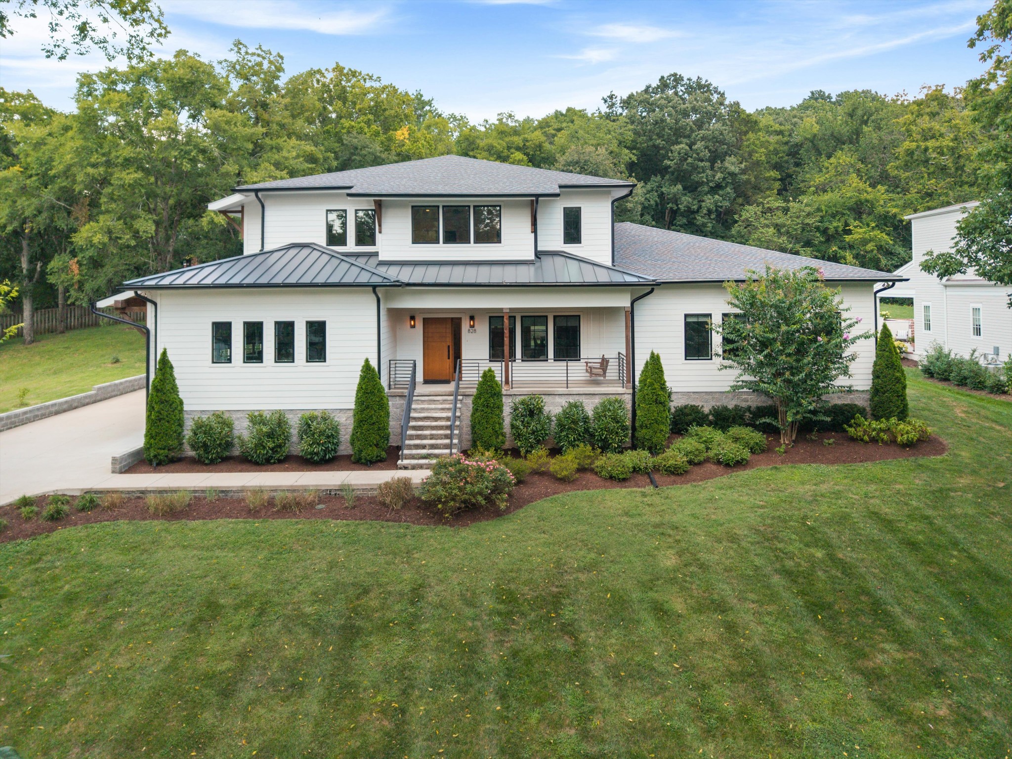828 Russleo Dr, Nashville, TN 37209