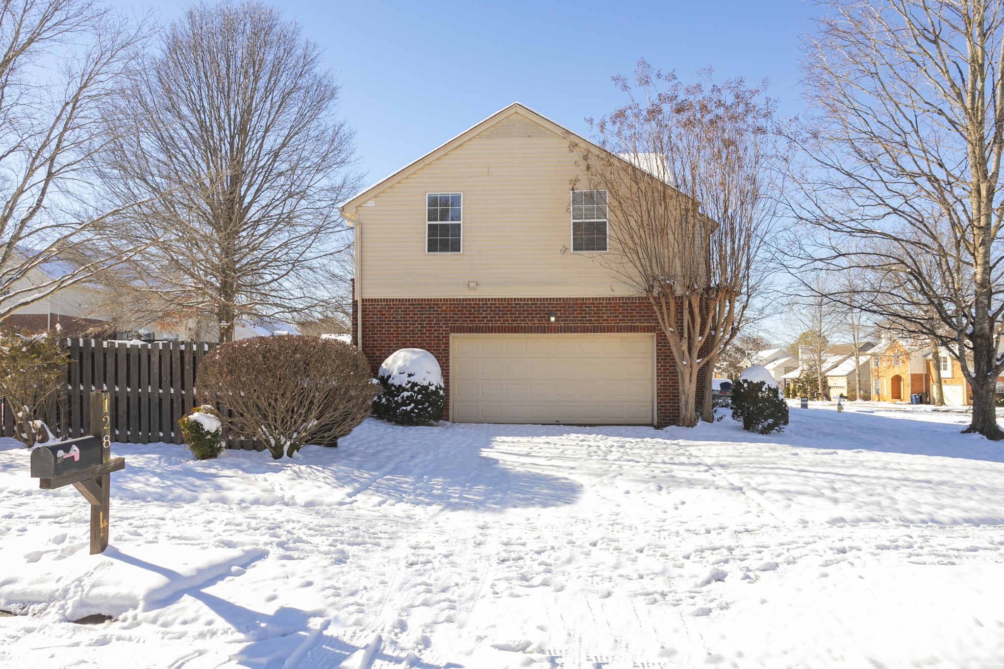128 Golden Meadow Ln, Franklin, TN 37067