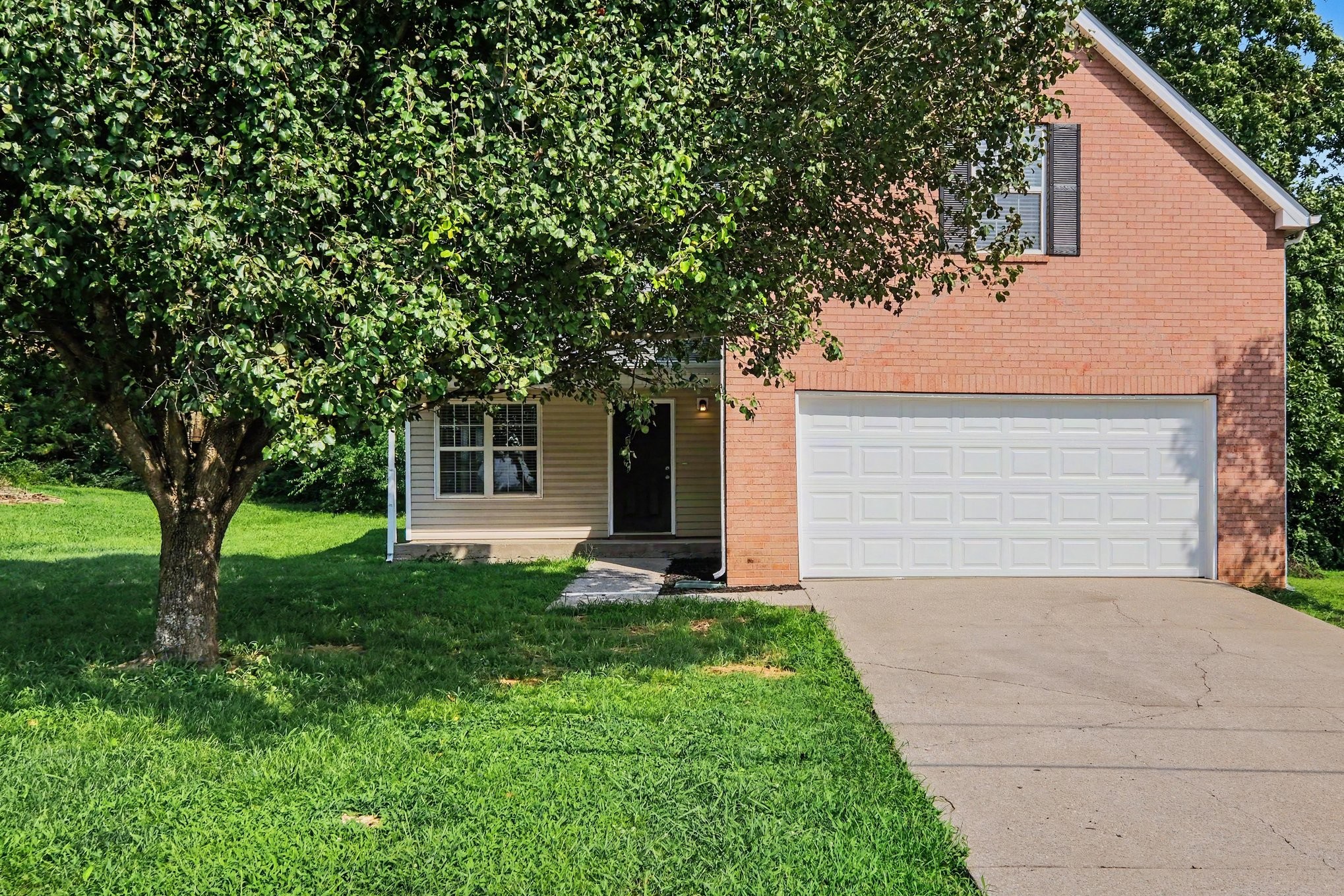 1109 Benton Mason Dr, La Vergne, TN 37086