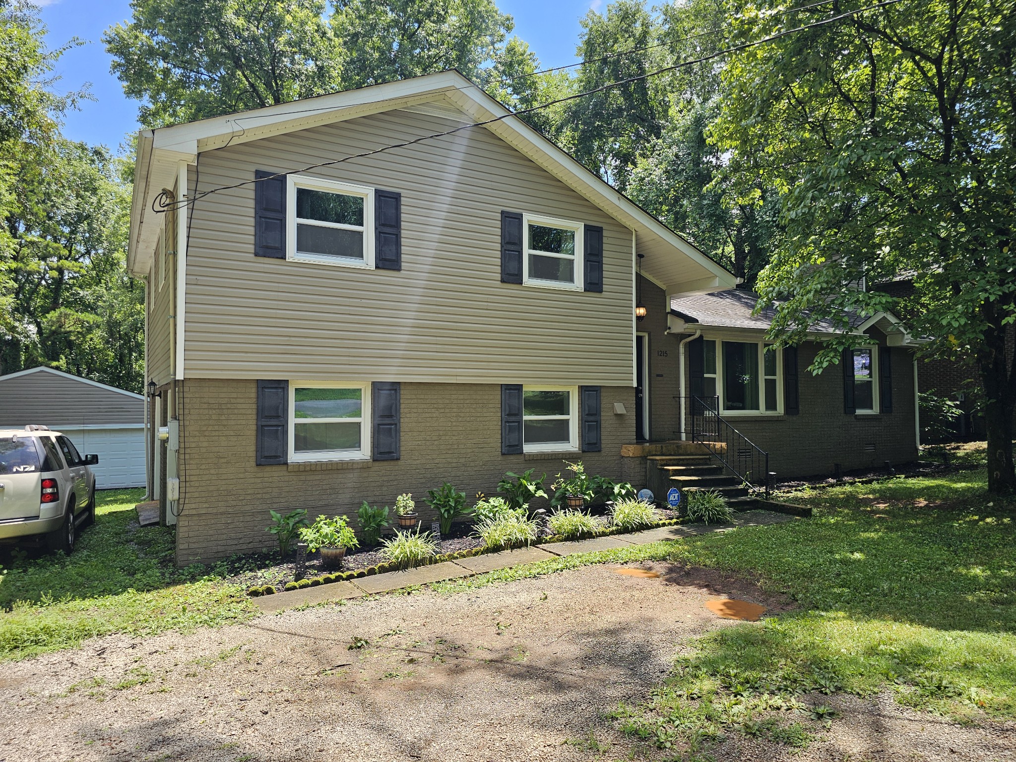 1215 Parkview Ter, Murfreesboro, TN 37130