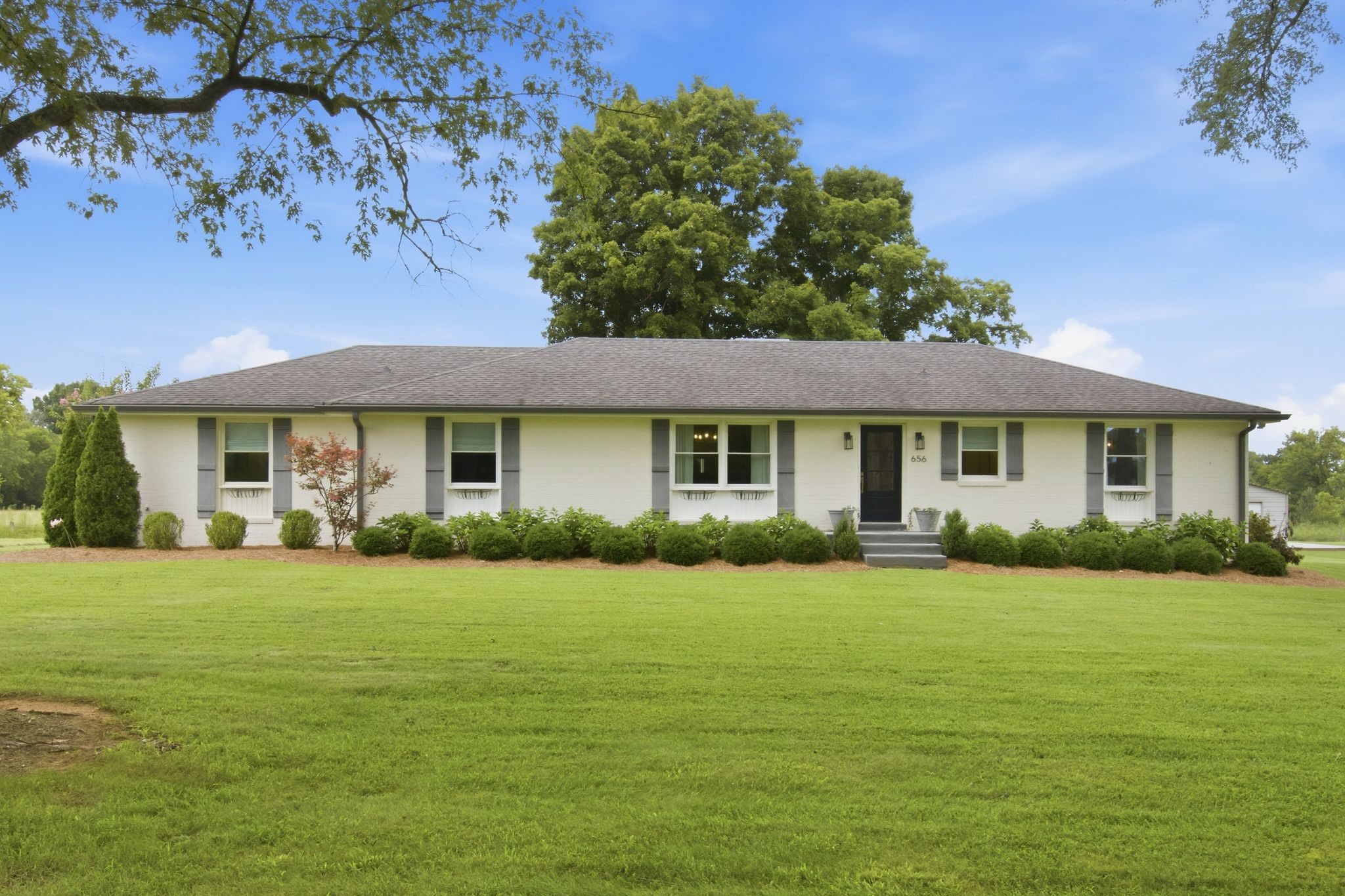 656 Spring Creek Ln, Lebanon, TN 37090