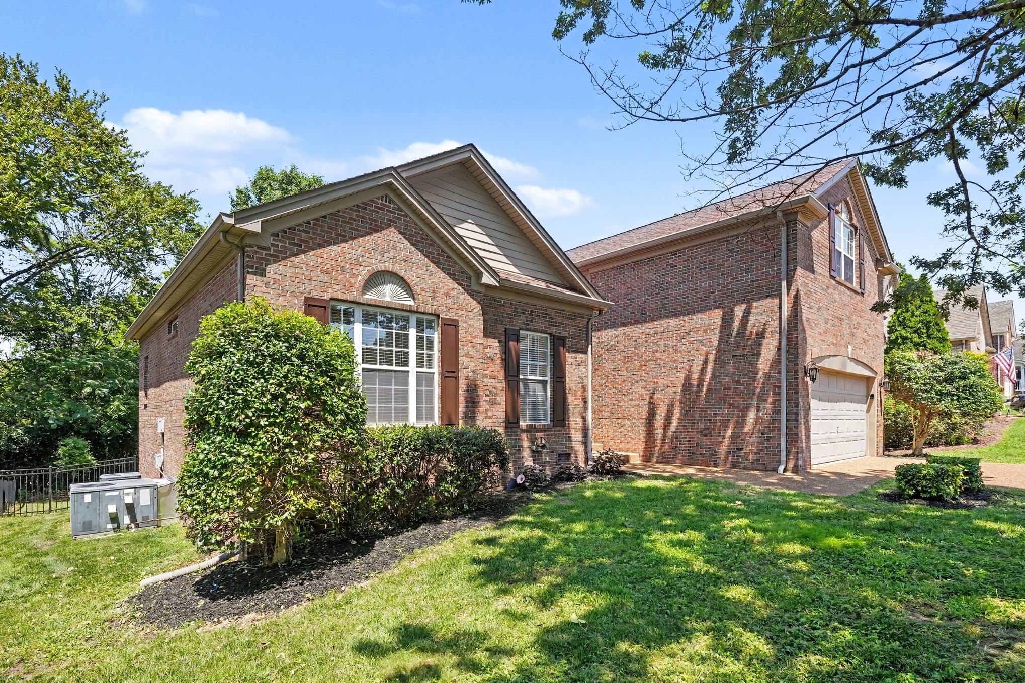 4844 Peninsula Pointe Dr, Hermitage, TN 37076