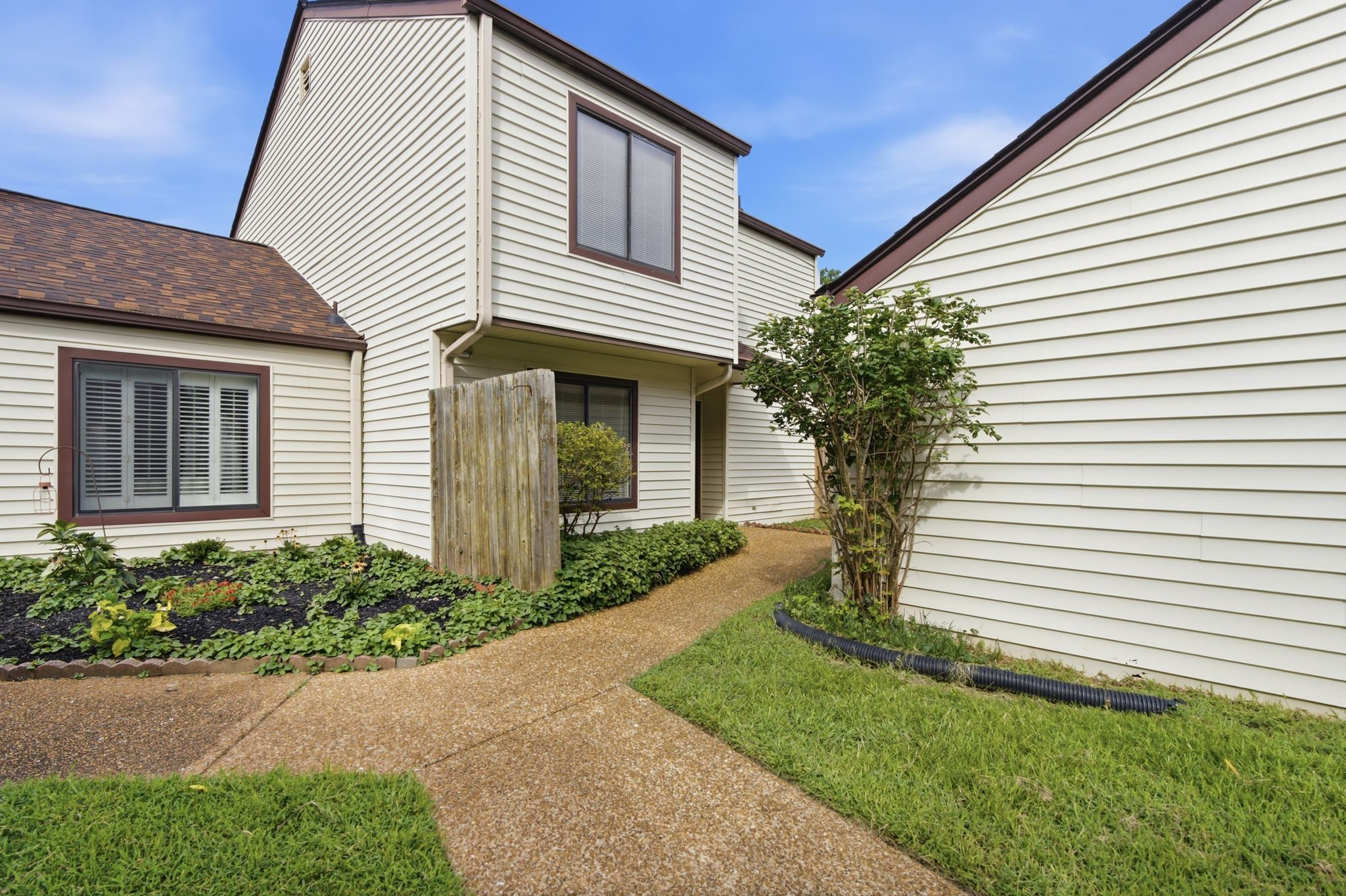 4864 Woodview Dr, Old Hickory, TN 37138