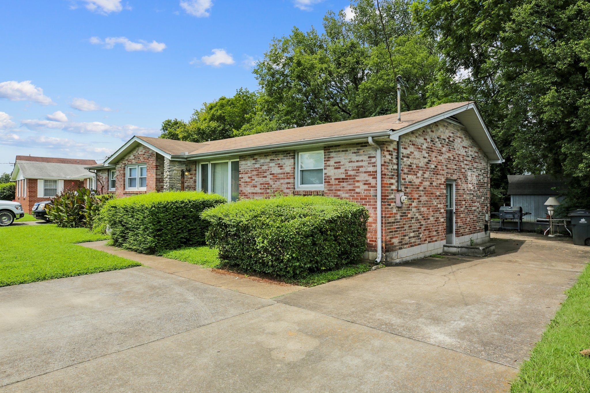 718 Rowan Dr, Nashville, TN 37207