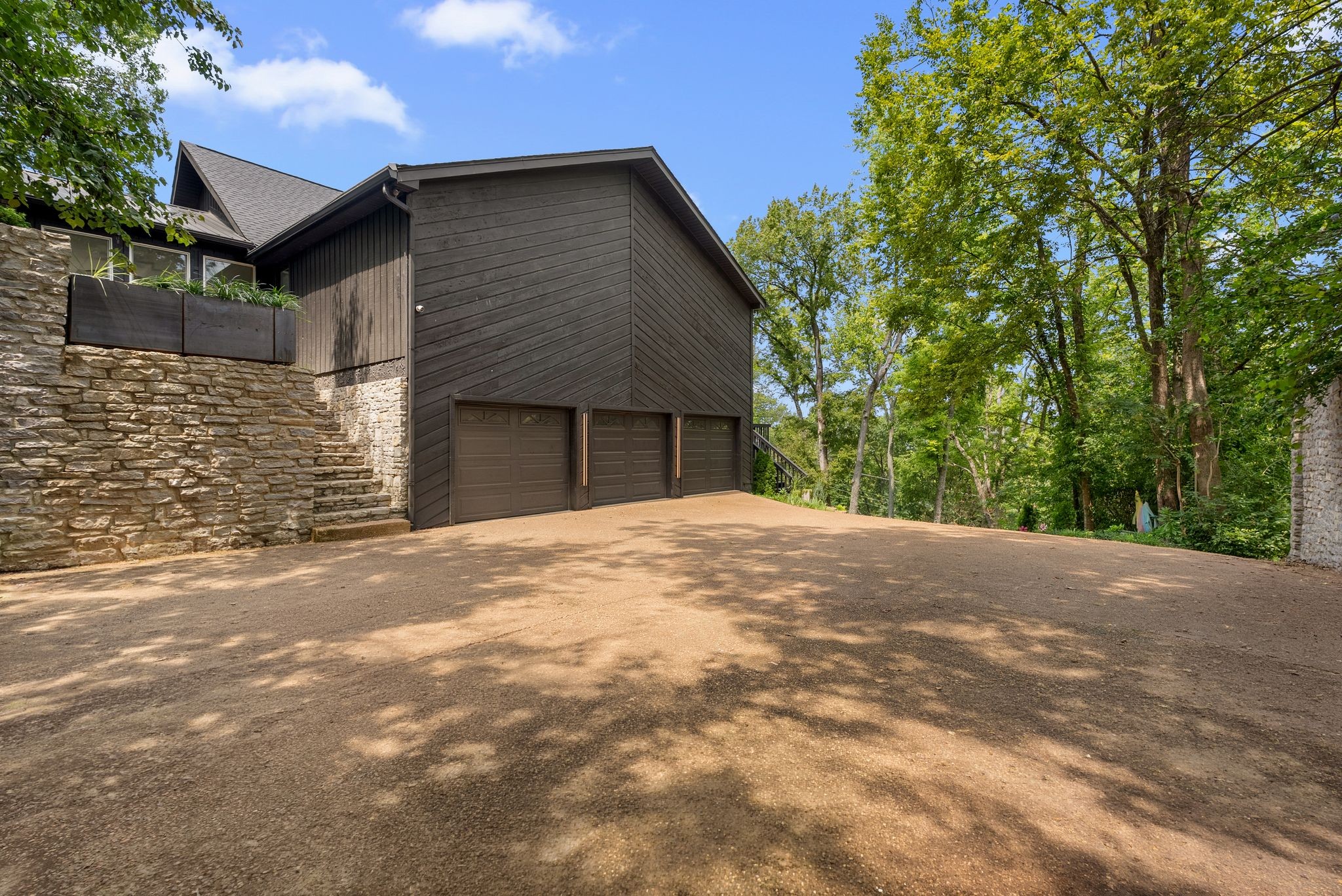 5937 Woodland Hills Dr, Nashville, TN 37211