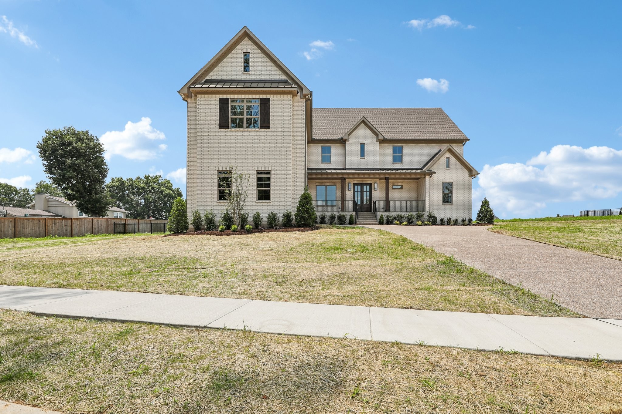 335 Raintree Dr, Hendersonville, TN 37075