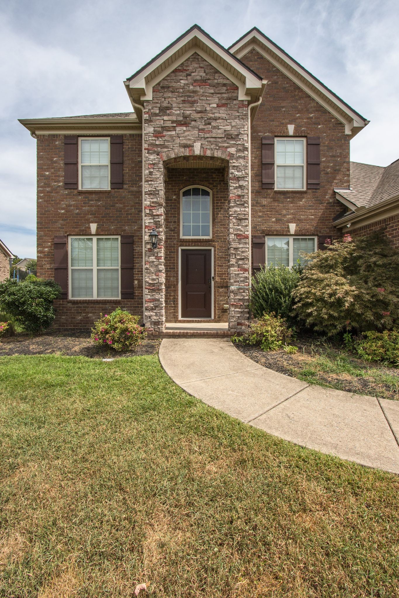 1043 Brixworth Dr, Thompsons Station, TN 37179
