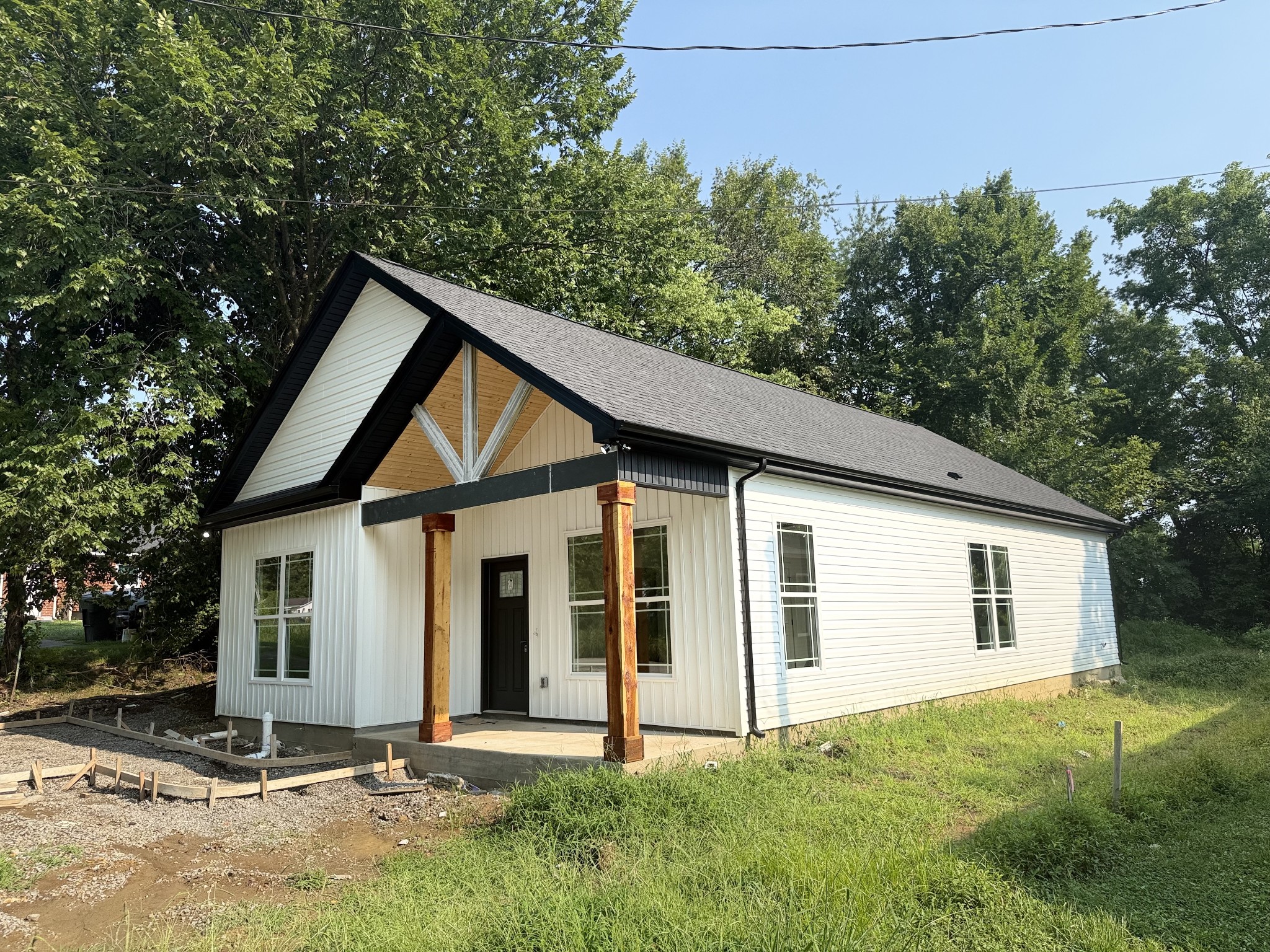 534 20th Ave W, Springfield, TN 37172