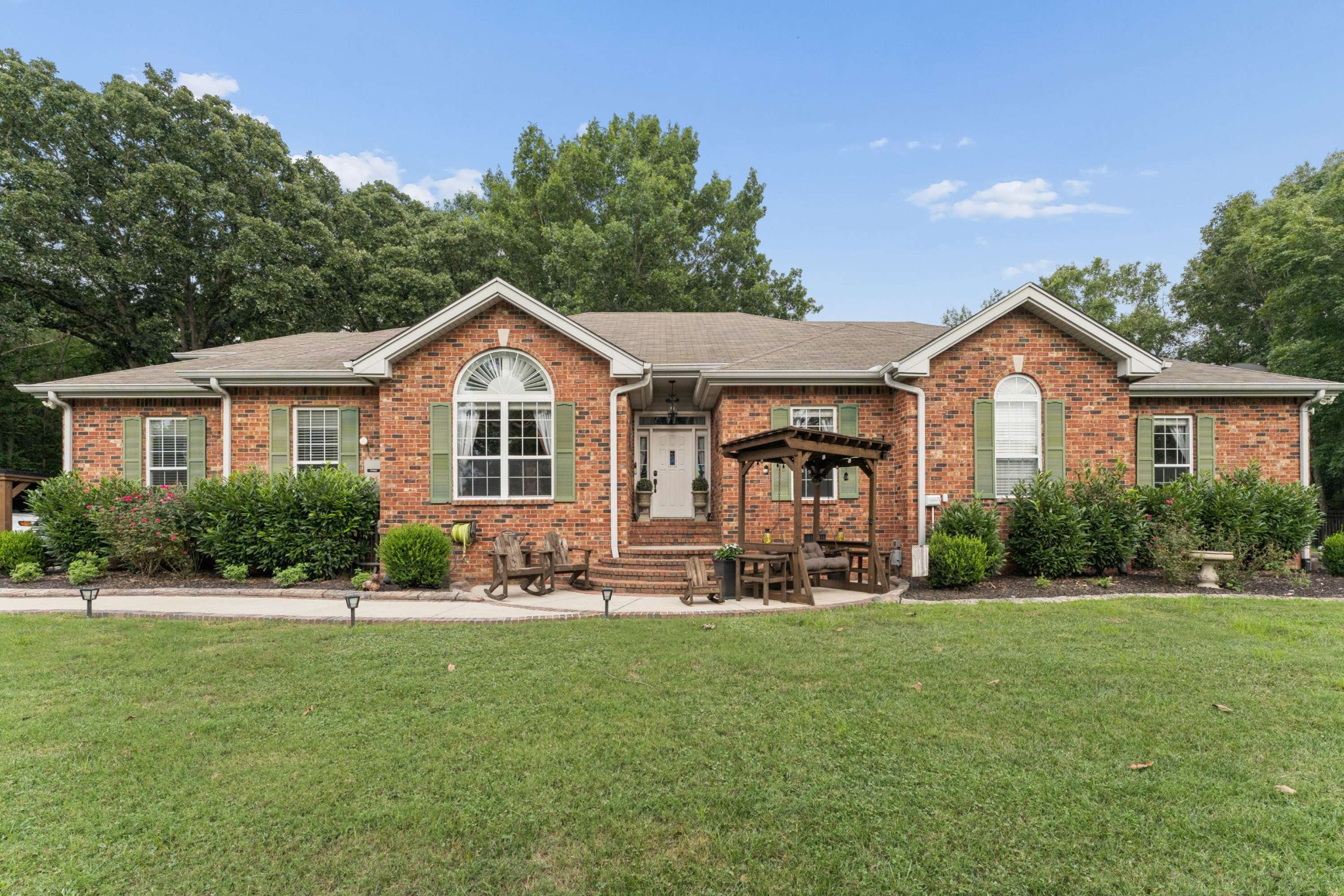 960 Stones River Rd, La Vergne, TN 37086