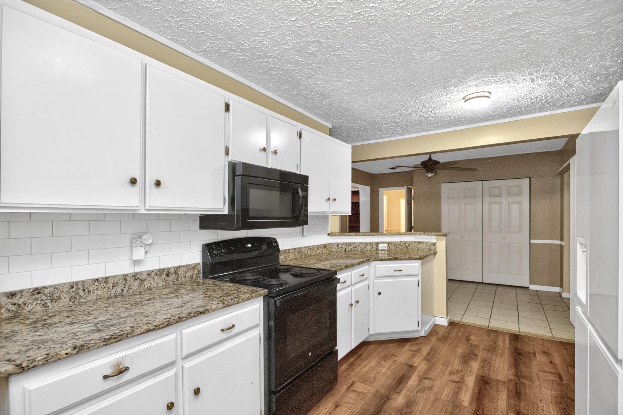 4913 Log Cabin Rd, Nashville, TN 37216