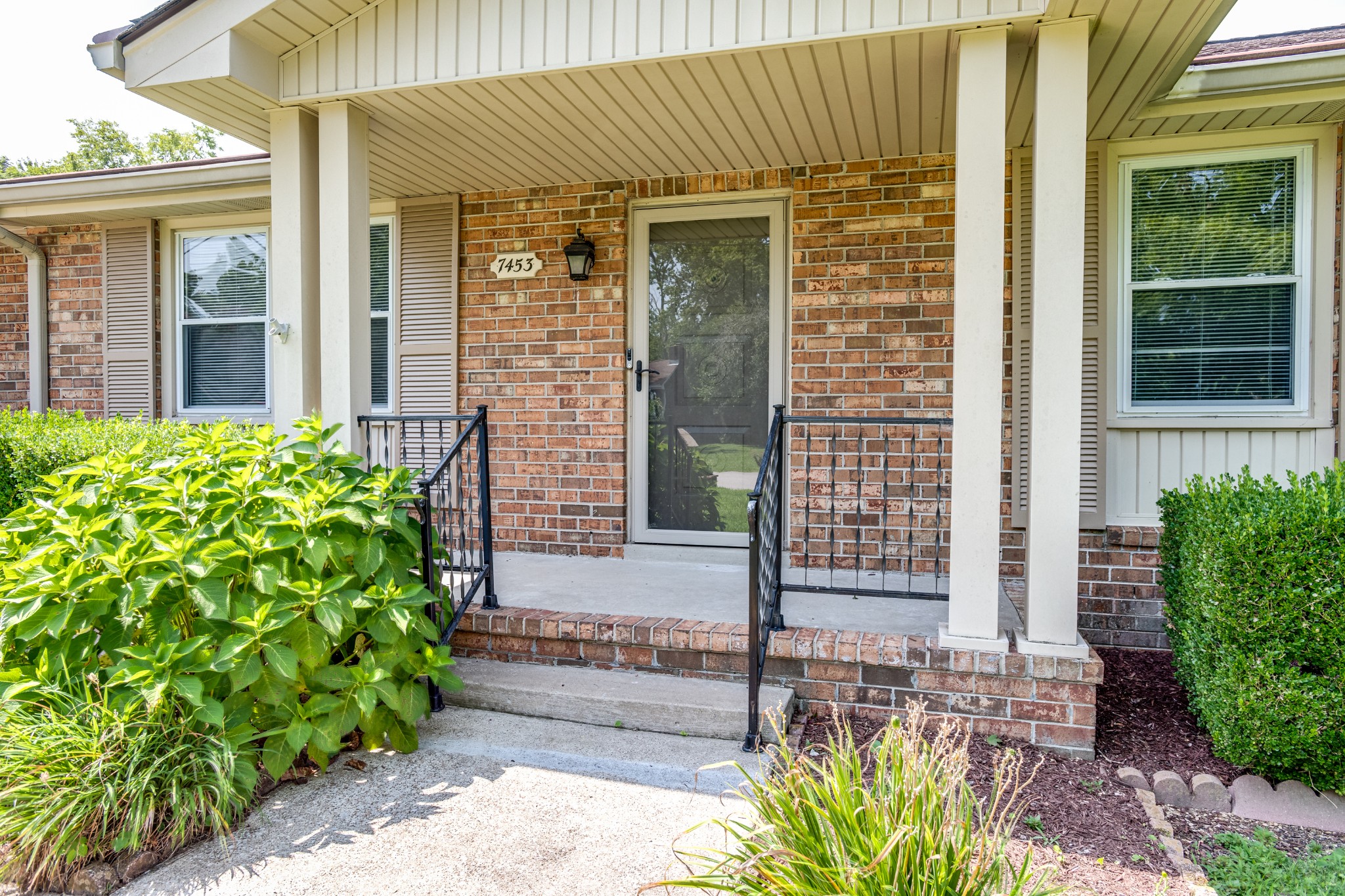 7453 Harrow Dr, Nashville, TN 37221