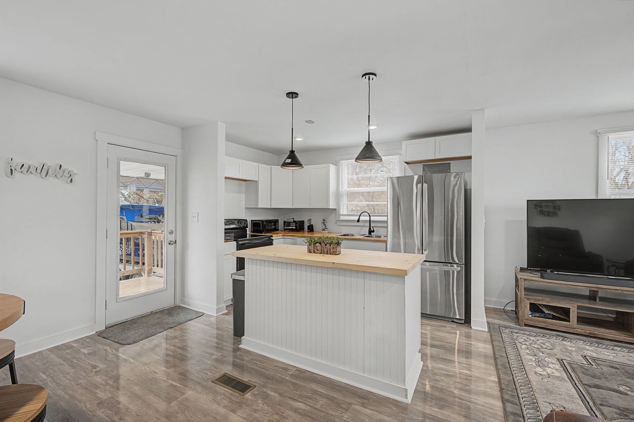 5017 Madeline Dr, Nashville, TN 37211