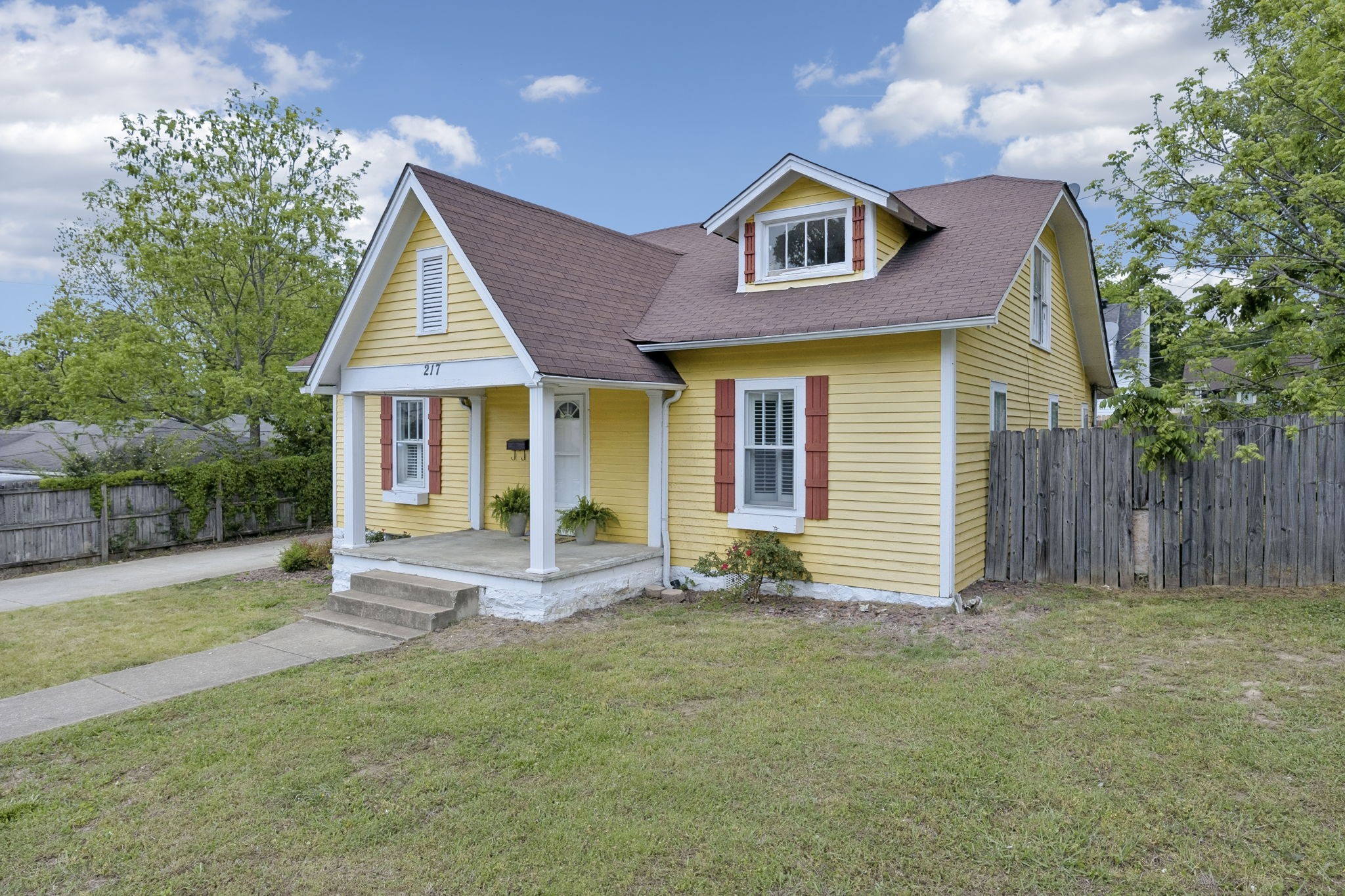 217 College Ave E, Carthage, TN 37030