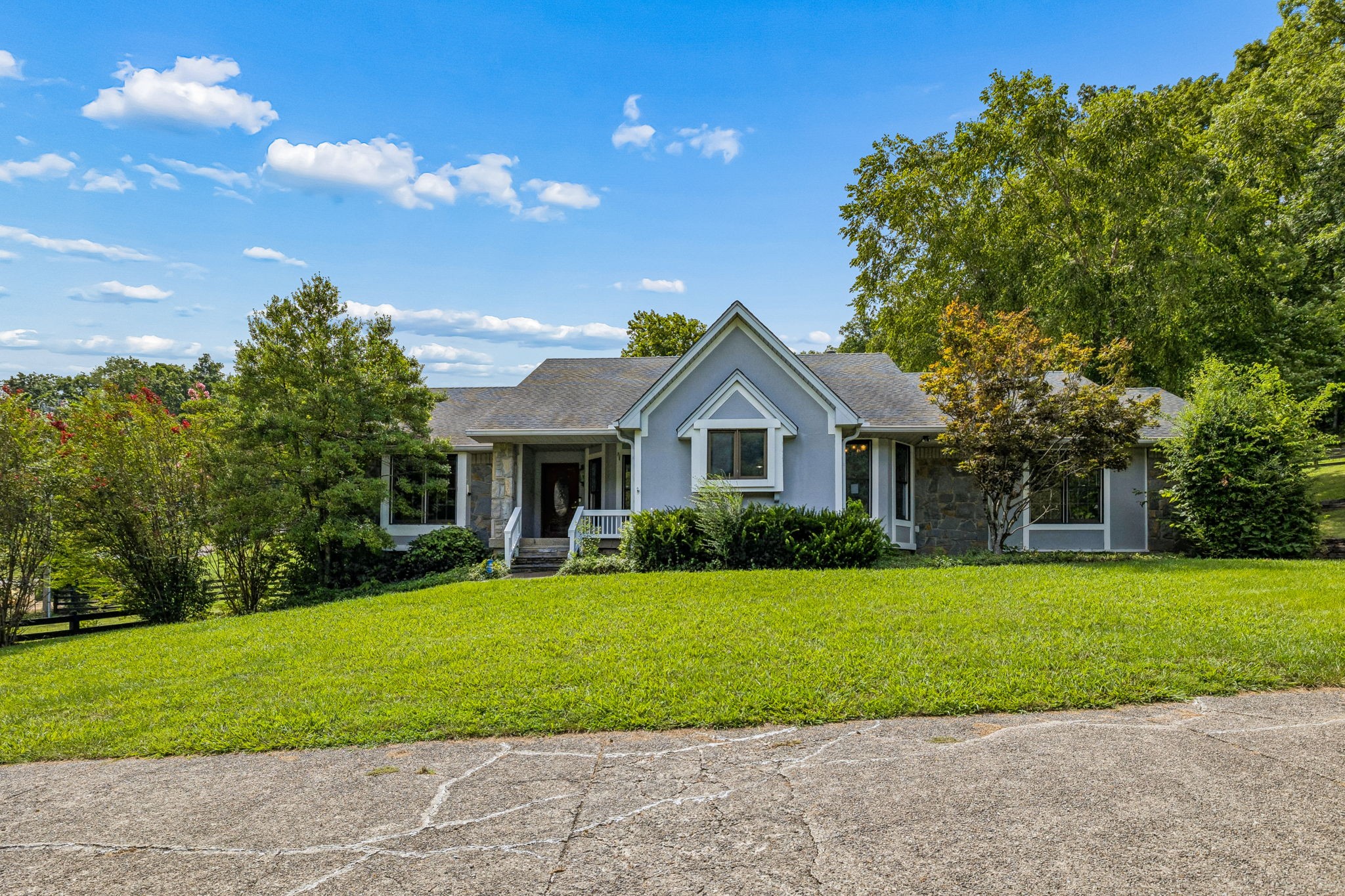 1035 Wallace Rd, Gallatin, TN 37066