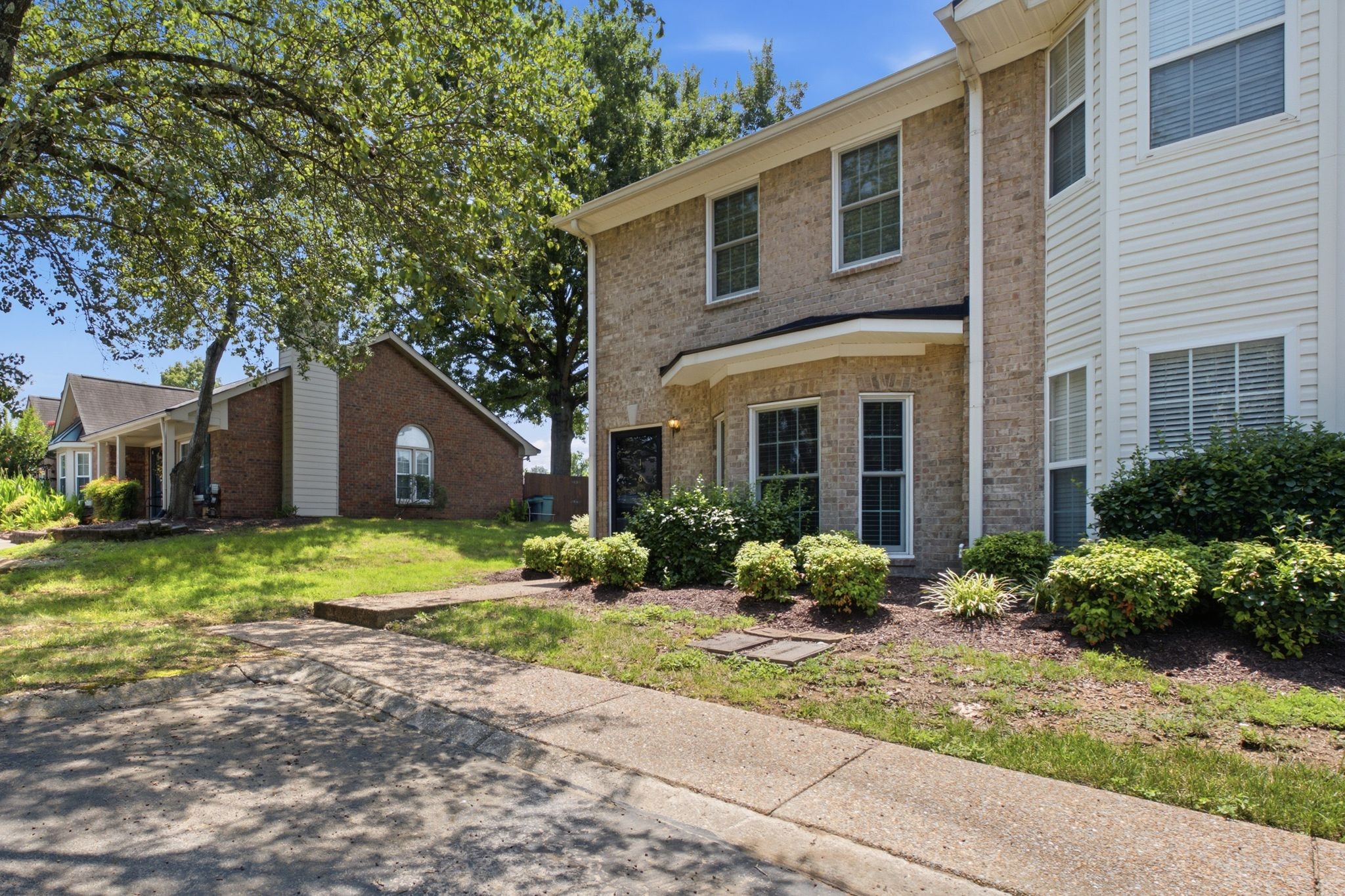 196 Lakebrink Dr, Nashville, TN 37214