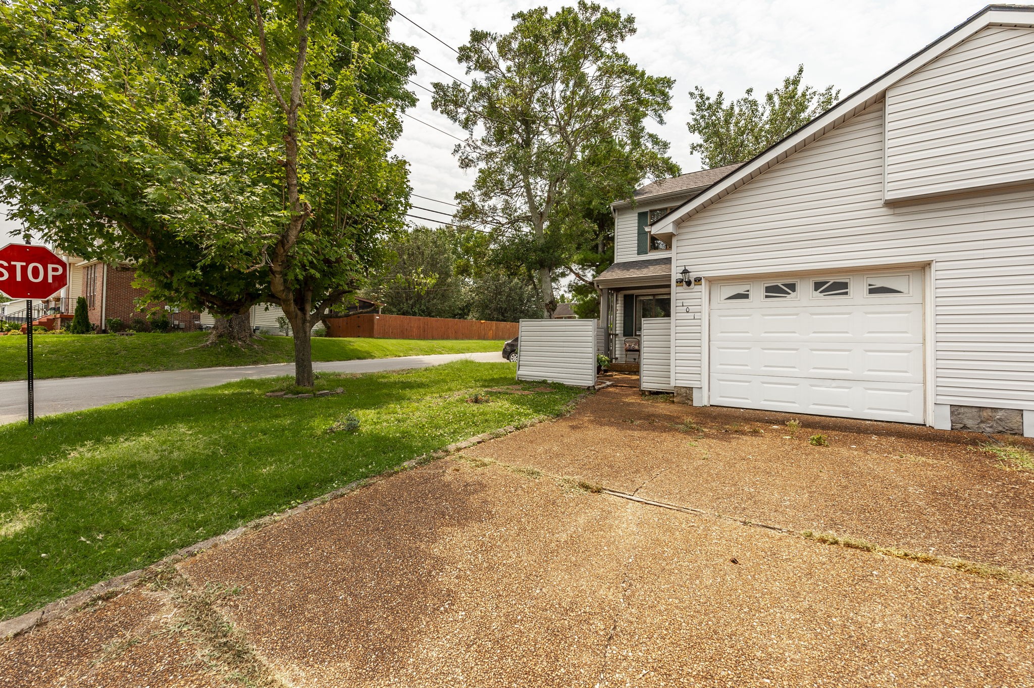 101 Maple Way N, Hendersonville, TN 37075