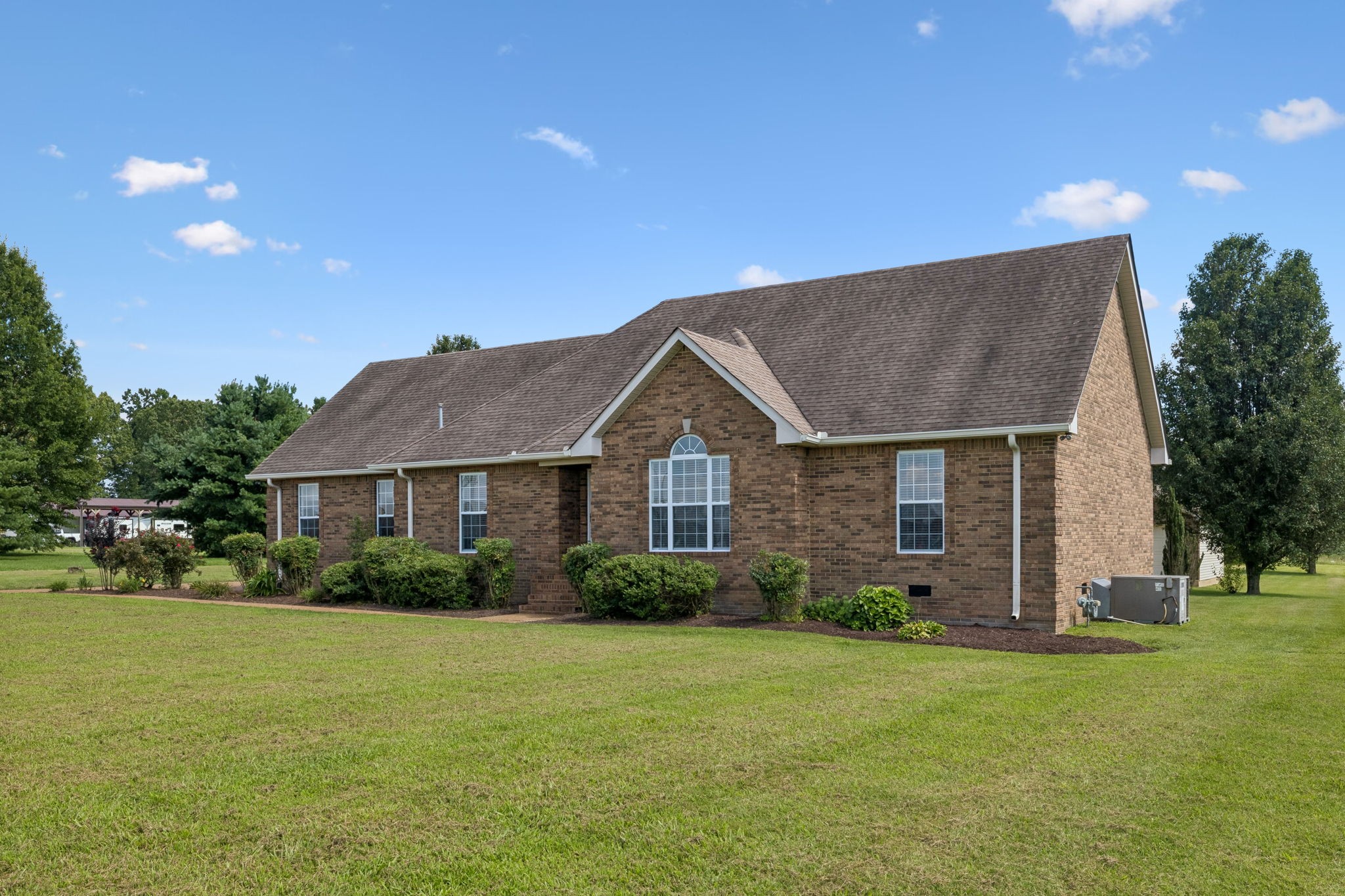 7437 Pinson Ln, White House, TN 37188