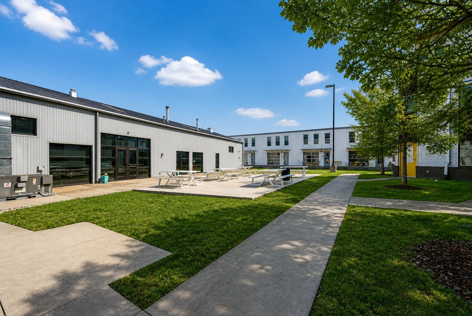 400 Herron Dr #421, Nashville, TN 37210